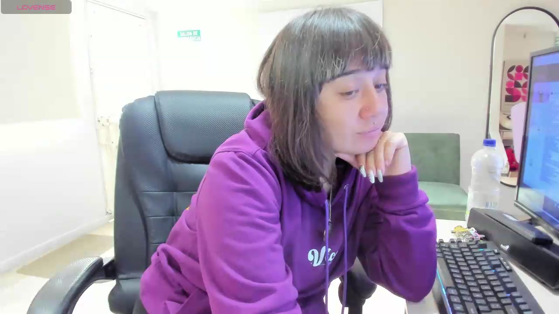 Gallery image thumbnail from QueenZafi's myfreecams stream on, 05/20/2026, 13:36 image 14 of 20