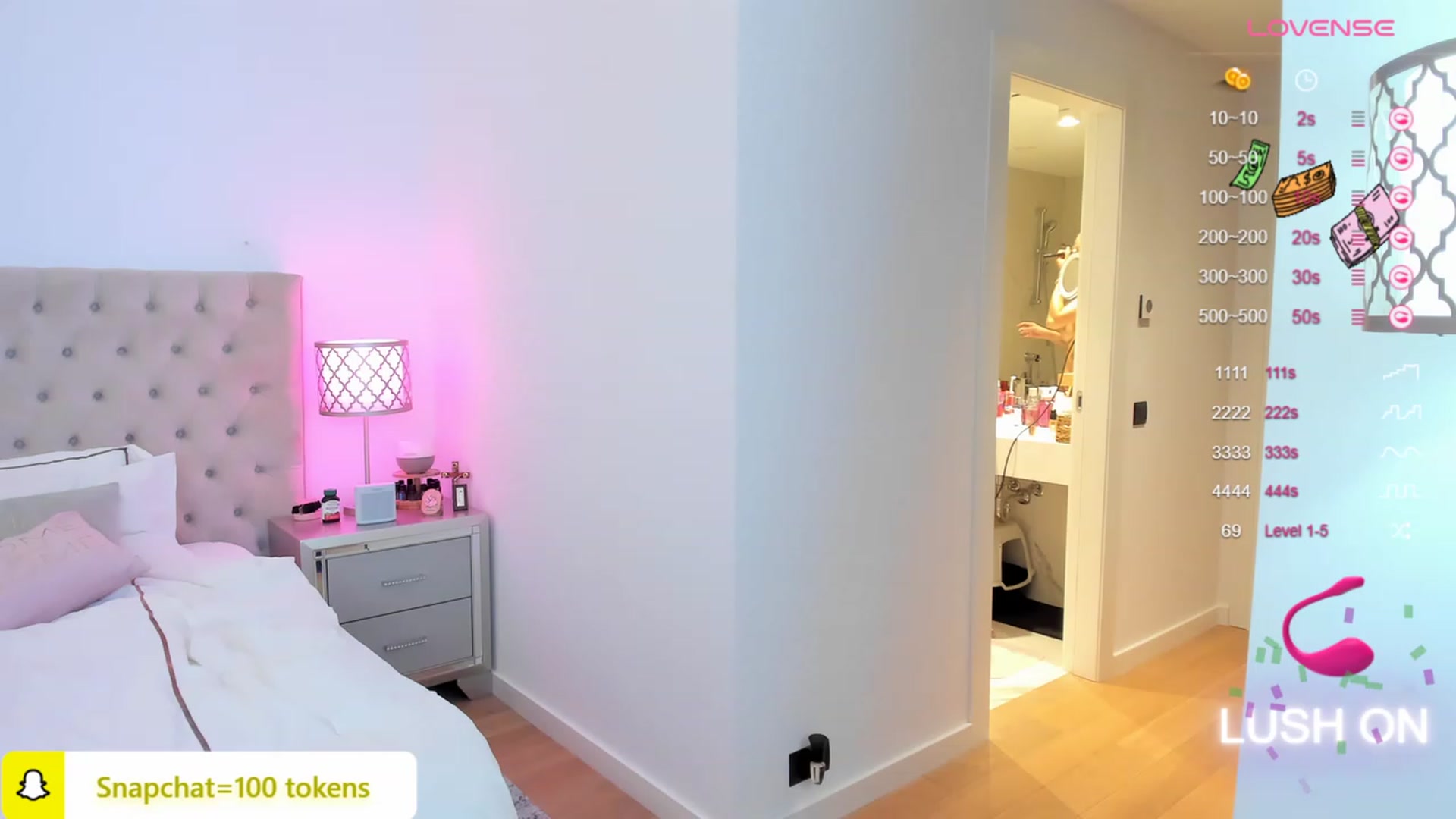 Gallery image thumbnail from Queen_Bea_'s myfreecams stream on, 08/16/2023, 17:43 image 8 of 20