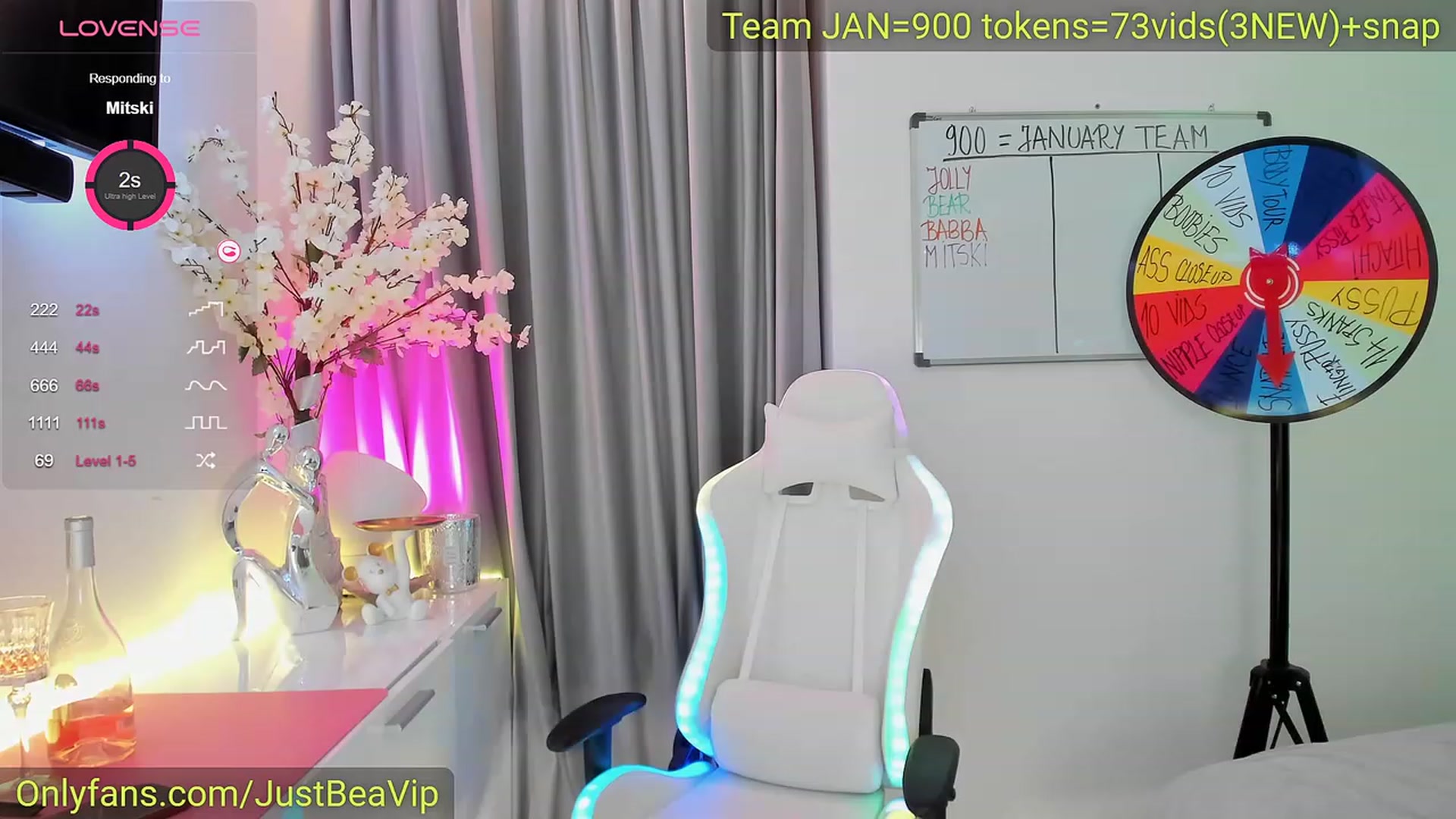 Gallery image thumbnail from Queen_Bea_'s myfreecams stream on, 01/06/2024, 18:16 image 9 of 20
