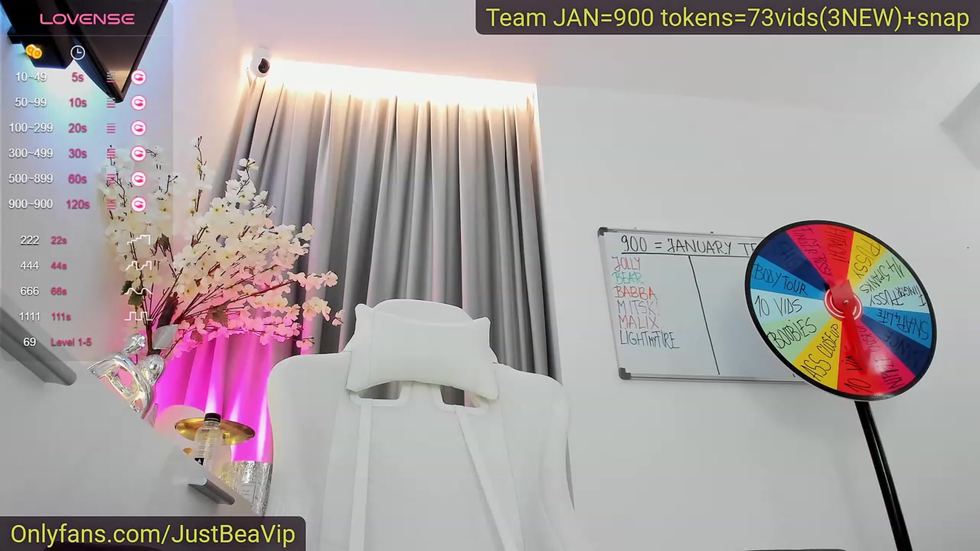Gallery image thumbnail from Queen_Bea_'s myfreecams stream on, 01/10/2024, 20:23 image 20 of 20
