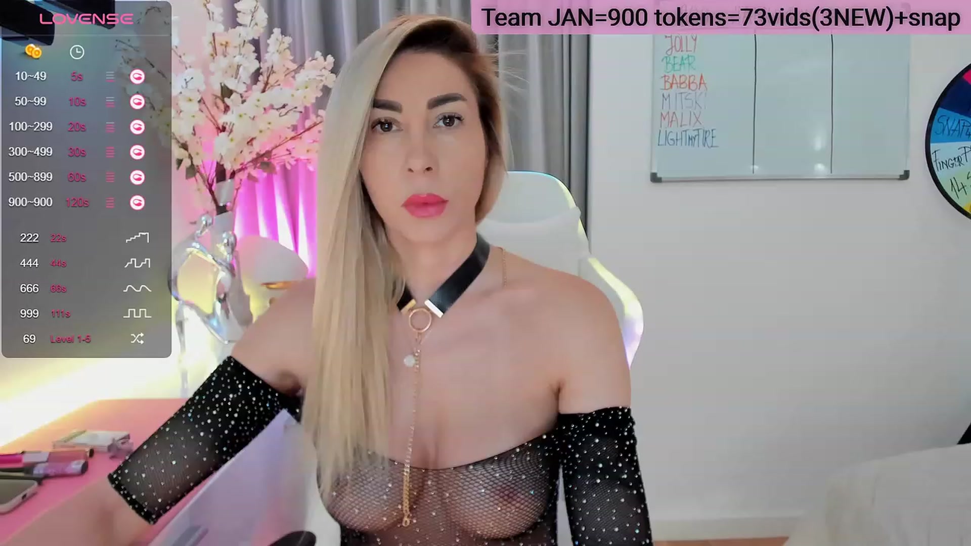 Gallery image thumbnail from Queen_Bea_'s myfreecams stream on, 01/26/2024, 15:40 image 13 of 20