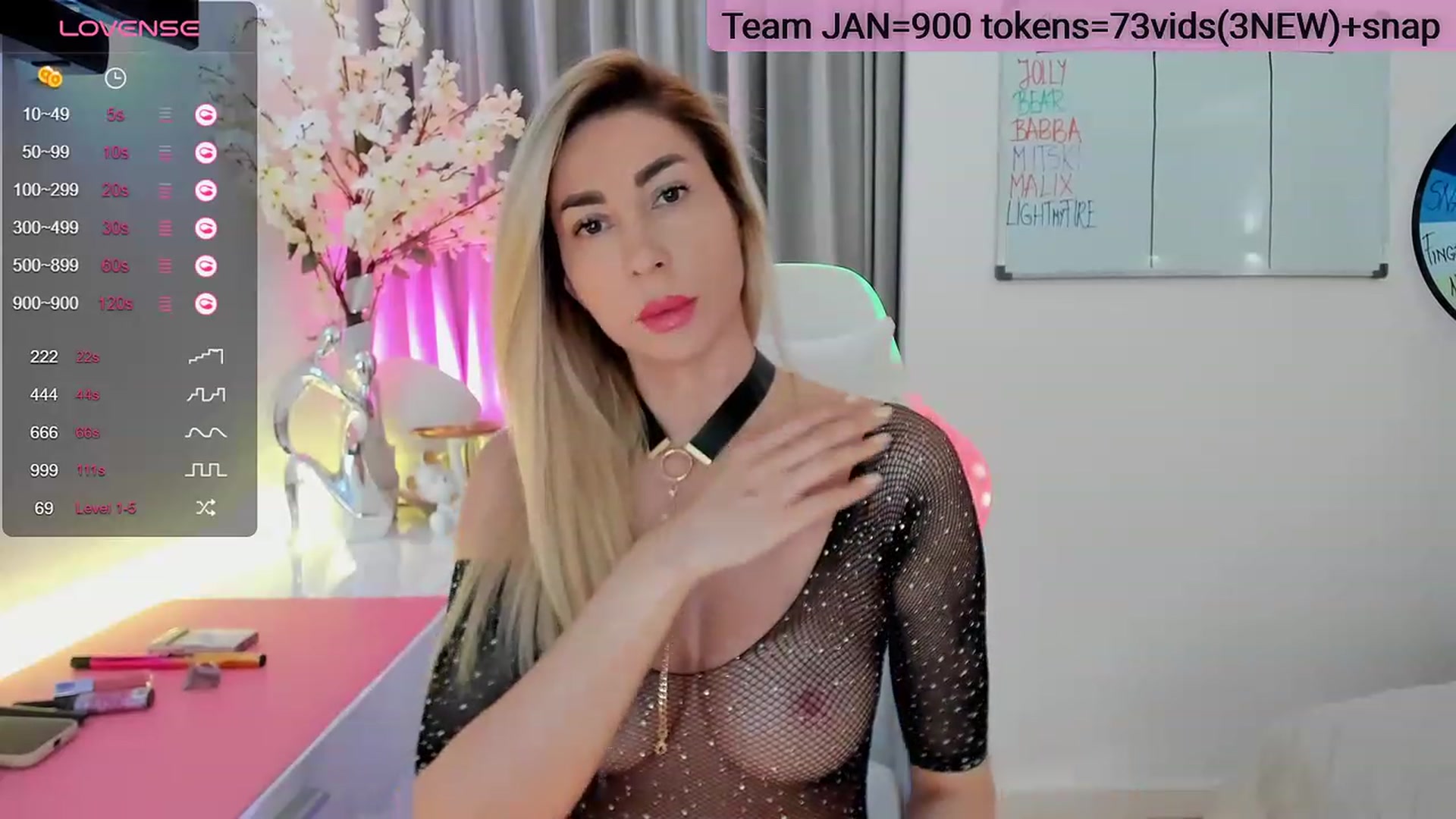 Gallery image thumbnail from Queen_Bea_'s myfreecams stream on, 01/26/2024, 15:40 image 14 of 20