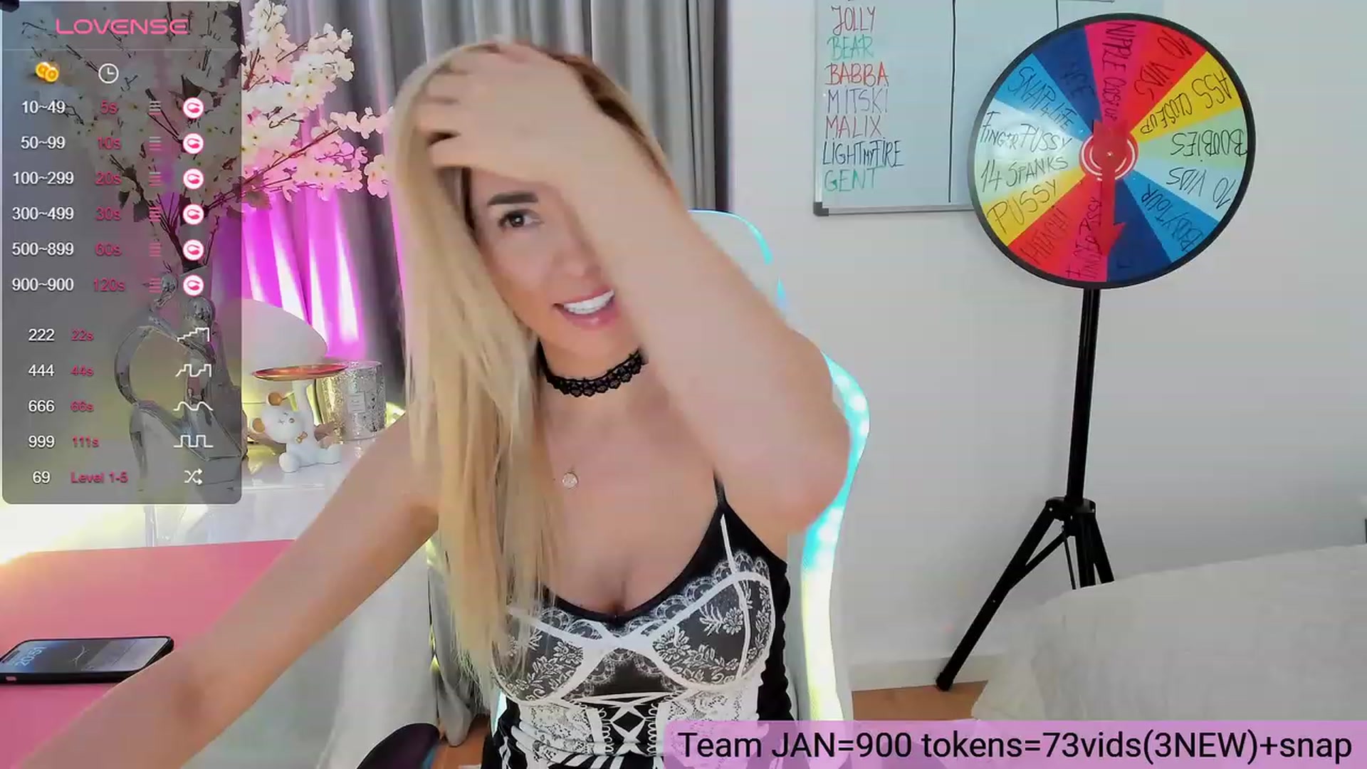 Gallery image thumbnail from Queen_Bea_'s myfreecams stream on, 01/27/2024, 20:33 image 5 of 20