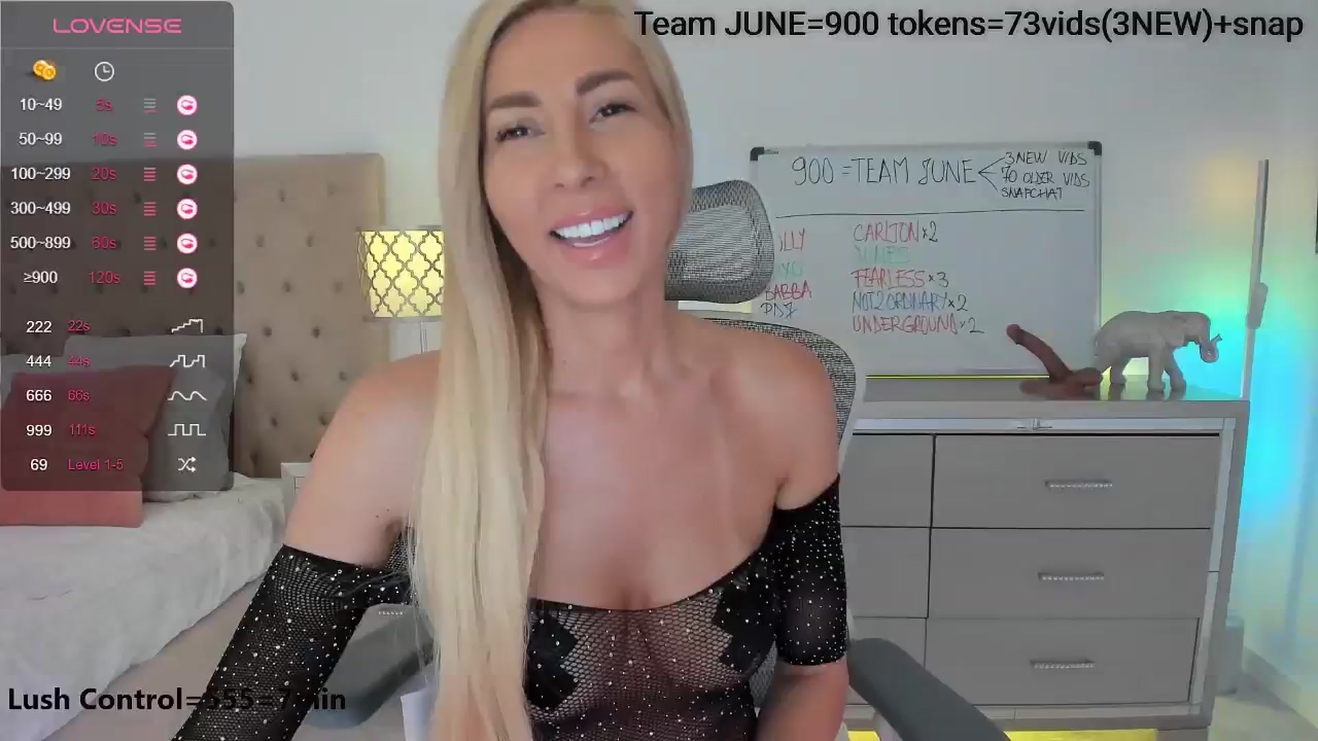 Gallery image thumbnail from Queen_Bea_'s myfreecams stream on, 06/15/2024, 16:43 image 8 of 20