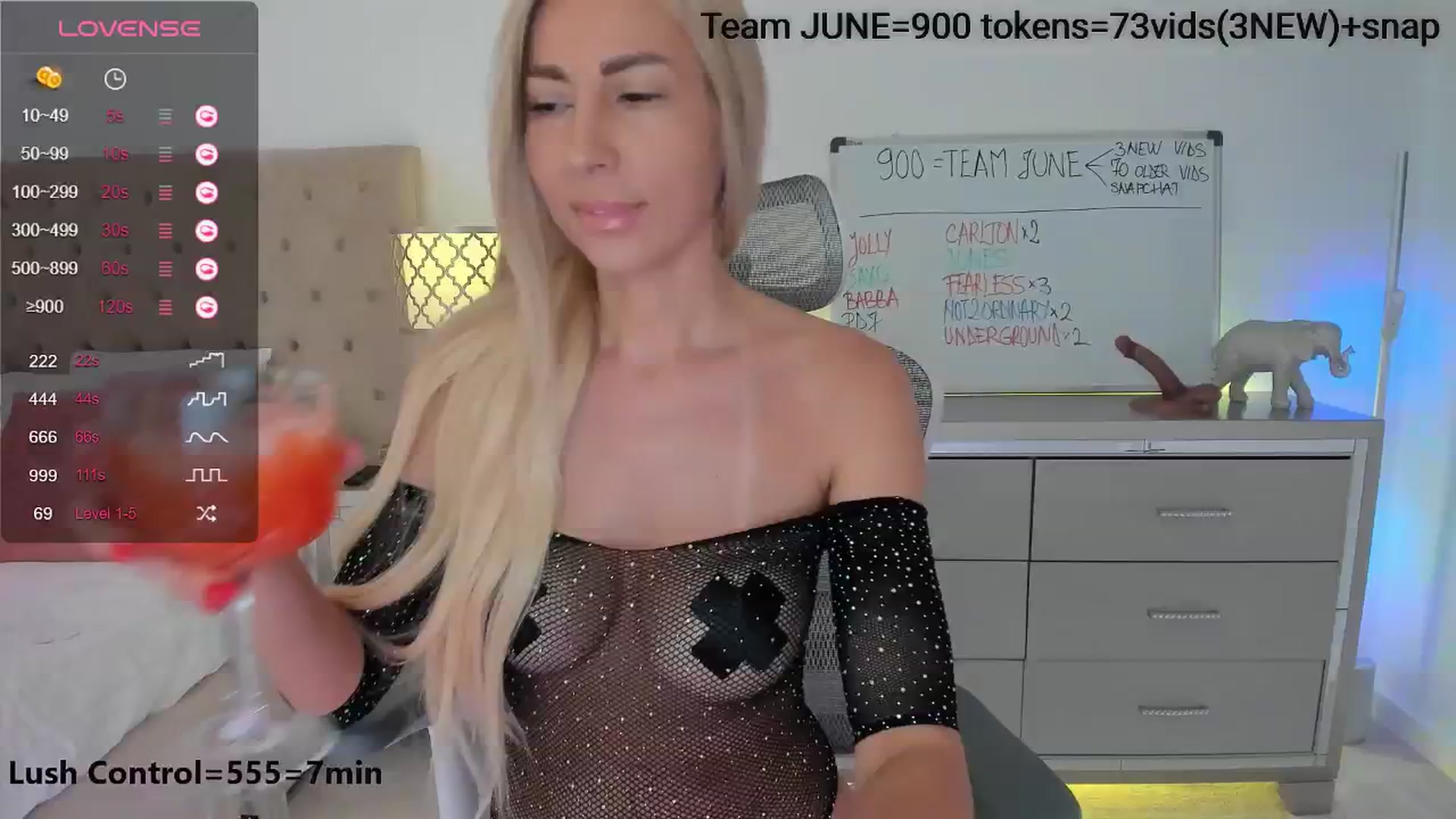 Gallery image thumbnail from Queen_Bea_'s myfreecams stream on, 06/15/2024, 16:43 image 13 of 20