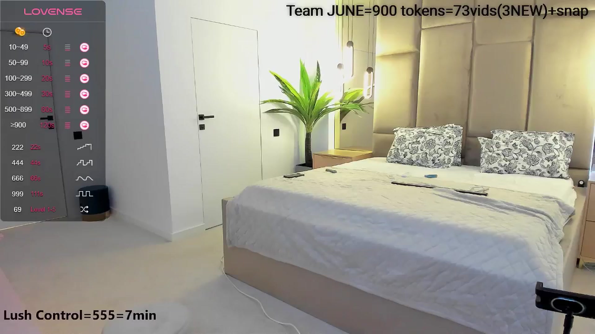 Gallery image thumbnail from Queen_Bea_'s myfreecams stream on, 06/19/2024, 18:50 image 8 of 20