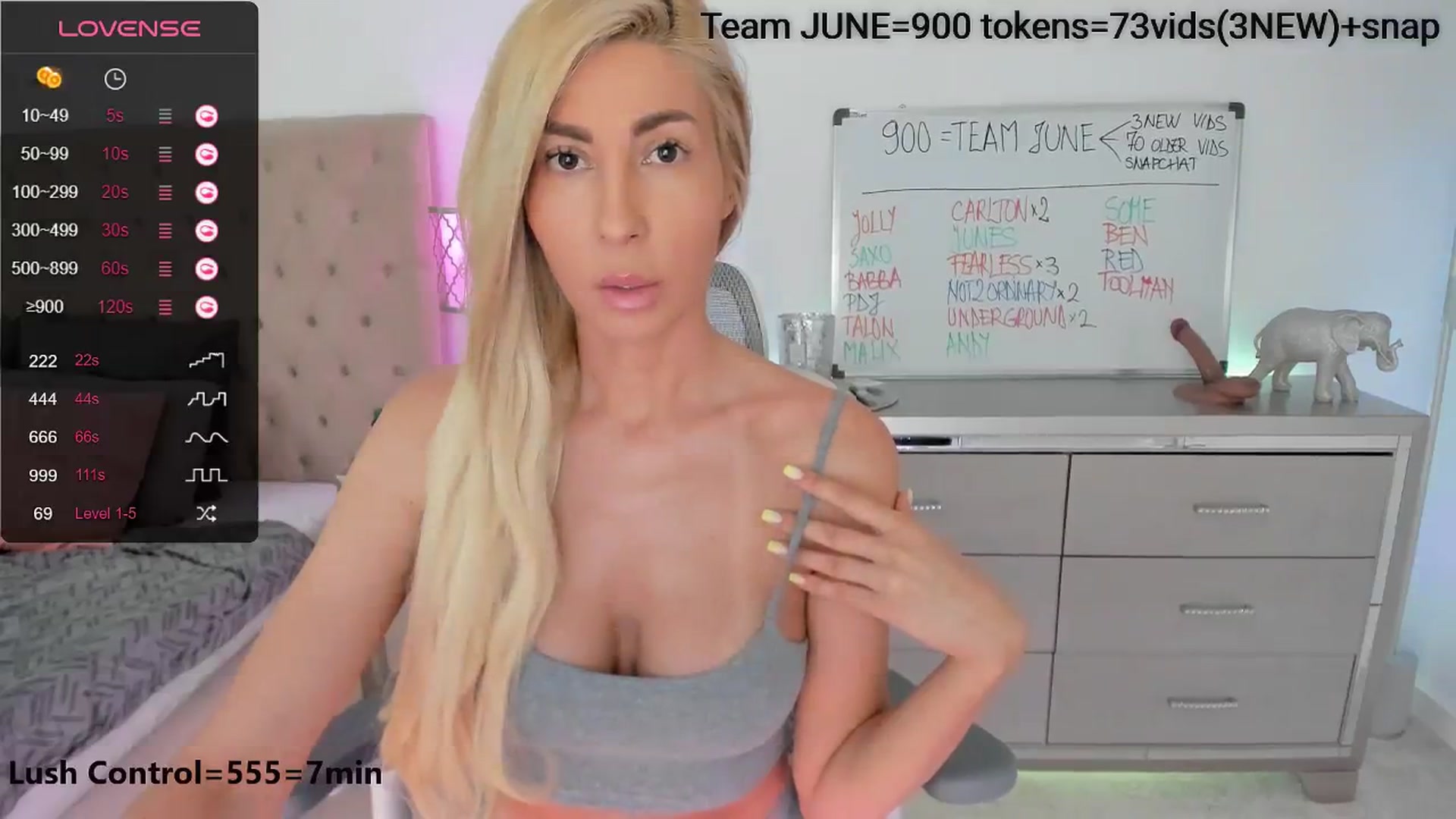 Gallery image thumbnail from Queen_Bea_'s myfreecams stream on, 06/23/2024, 18:42 image 9 of 20