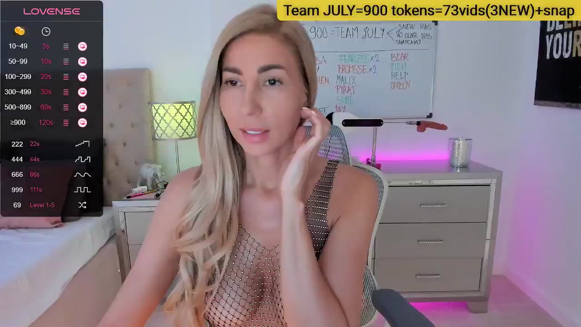 Gallery image thumbnail from Queen_Bea_'s myfreecams stream on, 07/16/2024, 17:25 image 13 of 20