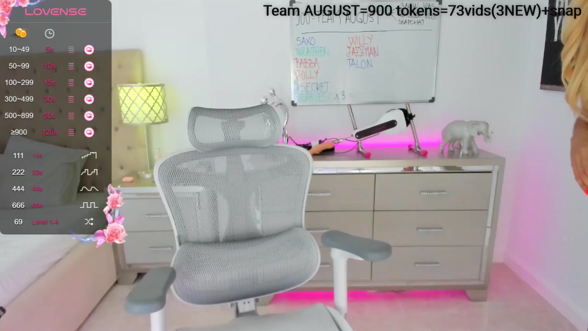 Gallery image thumbnail from Queen_Bea_'s myfreecams stream on, 08/17/2024, 22:09 image 1 of 20