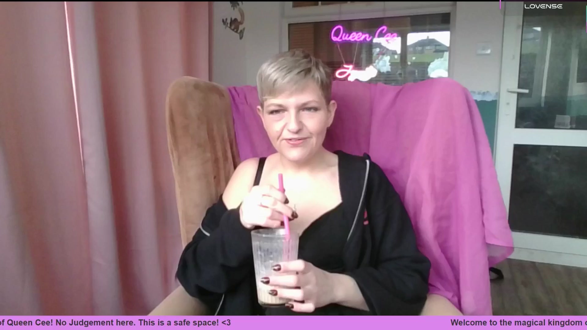 Gallery image thumbnail from Queen_Cee's myfreecams stream on, 02/11/2026, 12:36 image 7 of 20