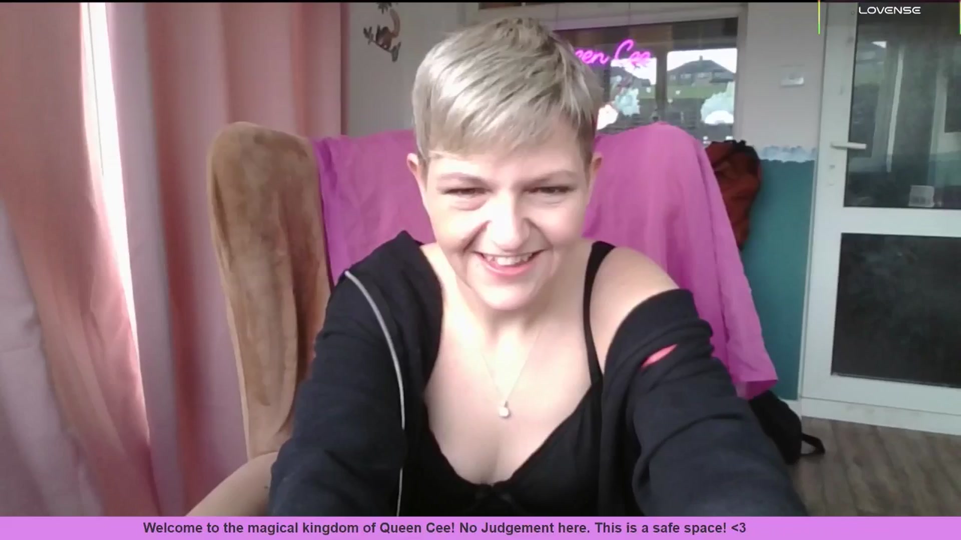 Gallery image thumbnail from Queen_Cee's myfreecams stream on, 02/11/2026, 12:36 image 9 of 20
