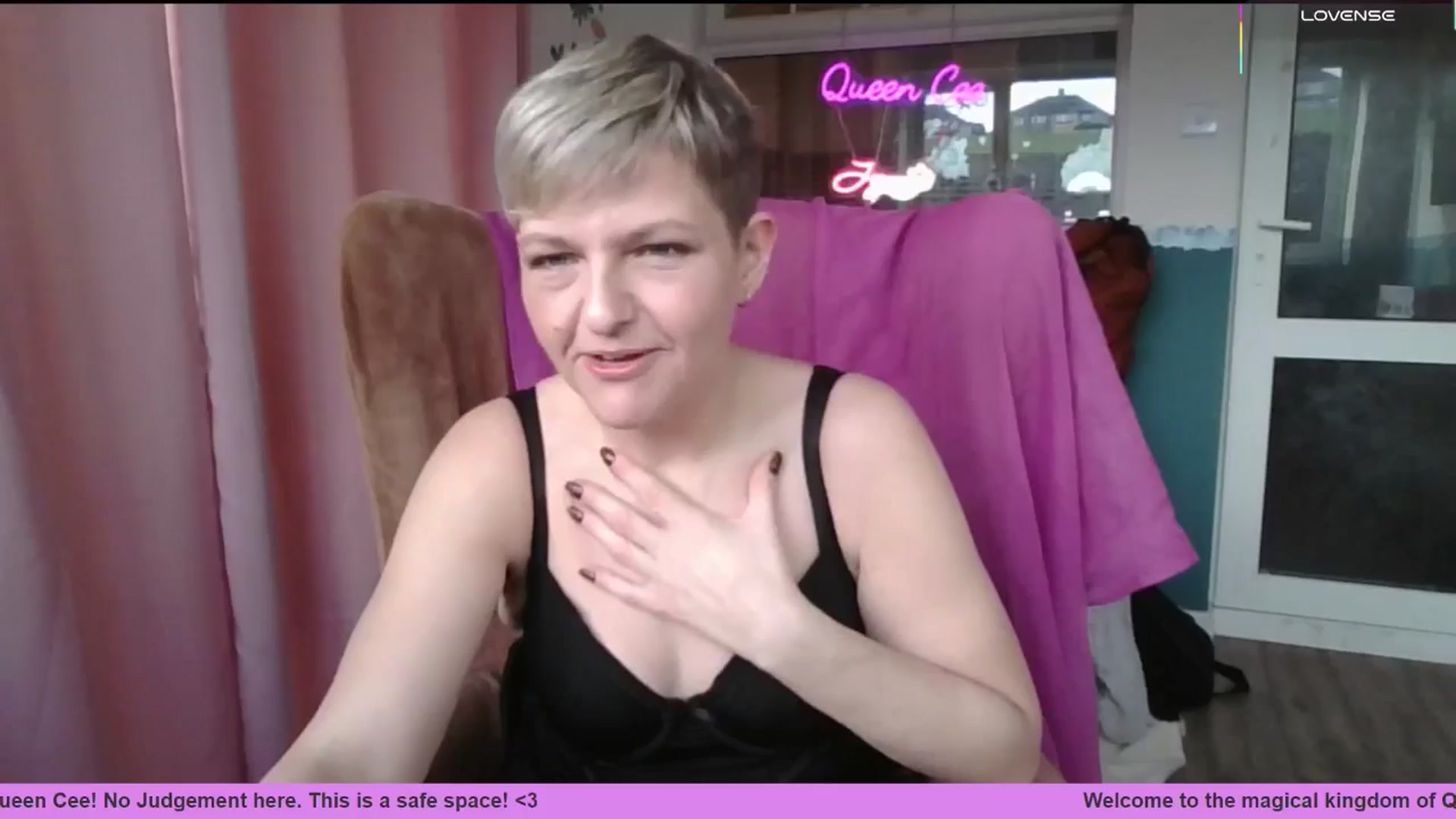 Gallery image thumbnail from Queen_Cee's myfreecams stream on, 02/11/2026, 12:36 image 18 of 20