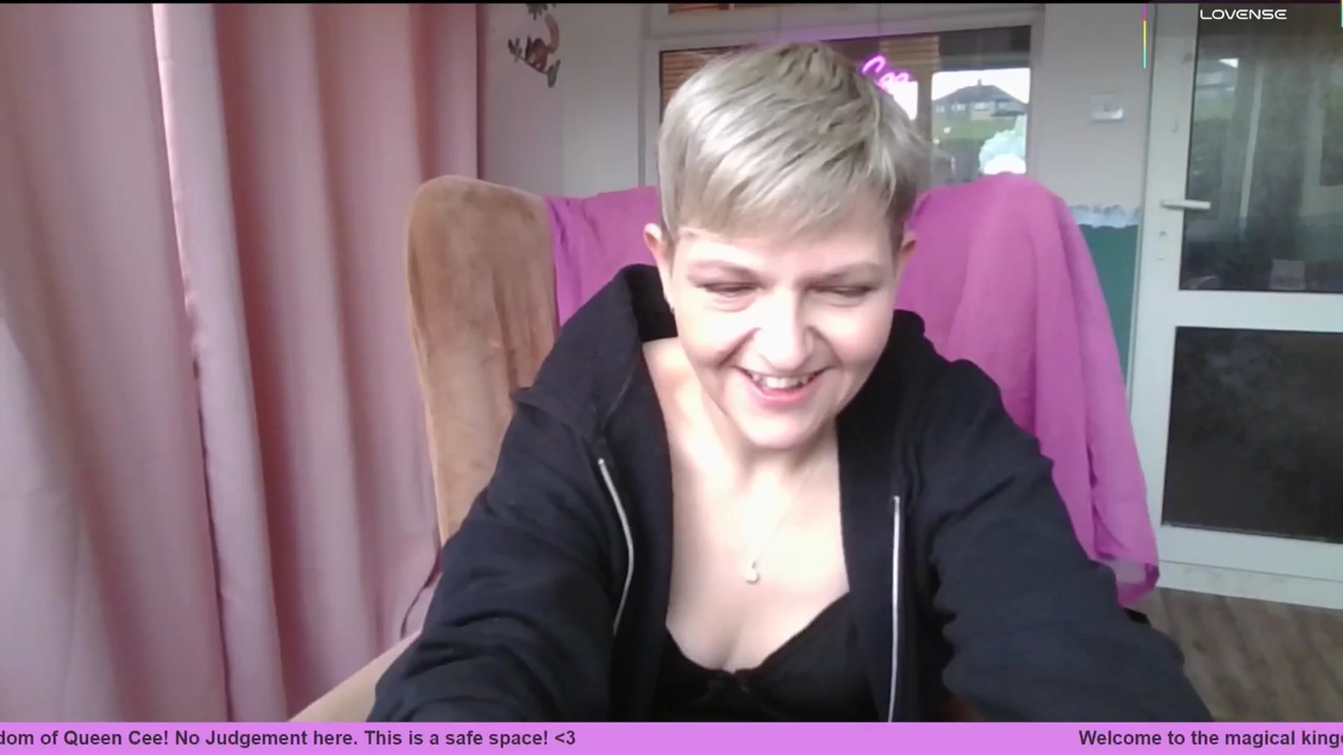Gallery image thumbnail from Queen_Cee's myfreecams stream on, 02/11/2026, 12:36 image 2 of 20