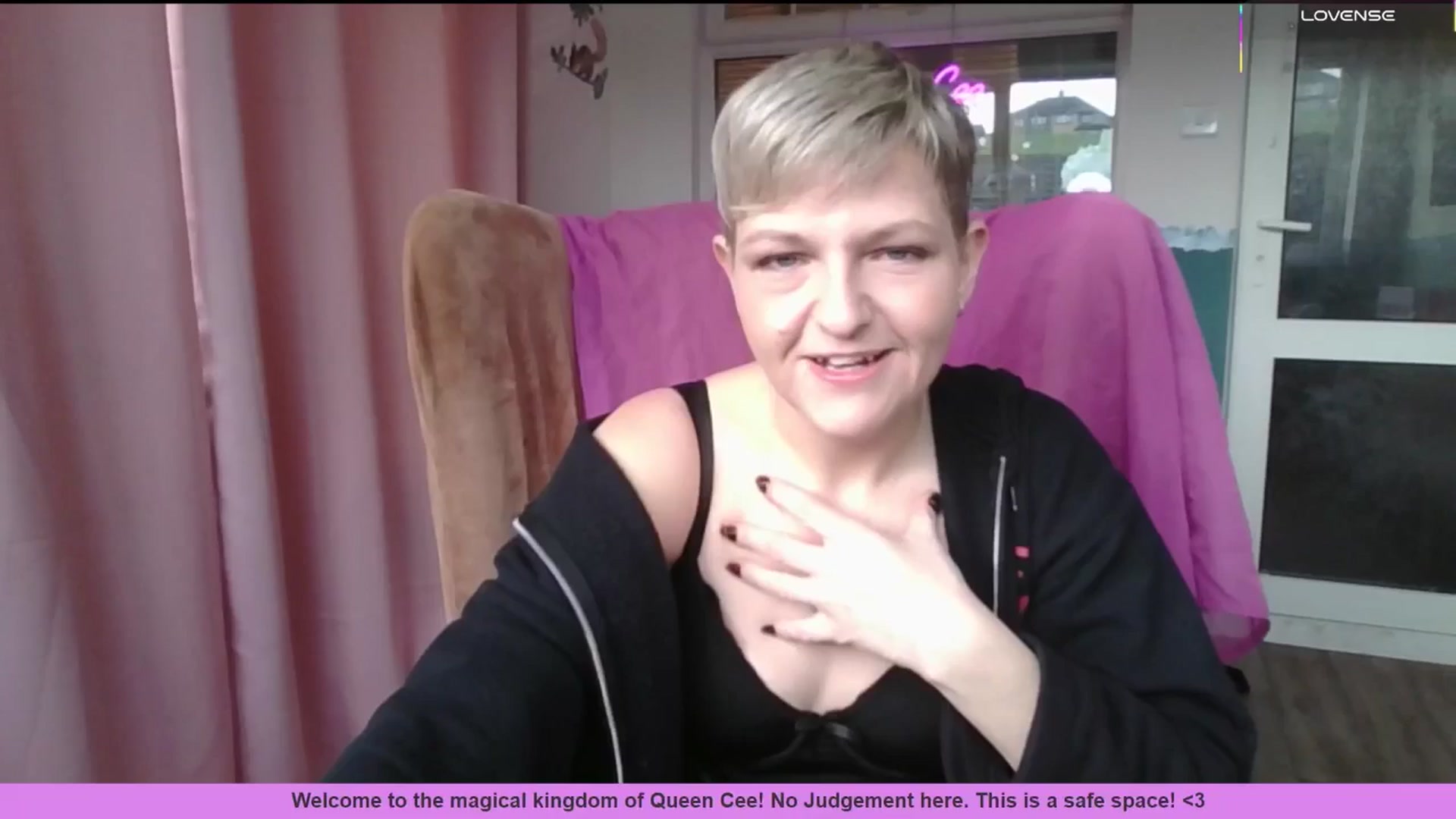 Gallery image thumbnail from Queen_Cee's myfreecams stream on, 02/11/2026, 12:36 image 4 of 20