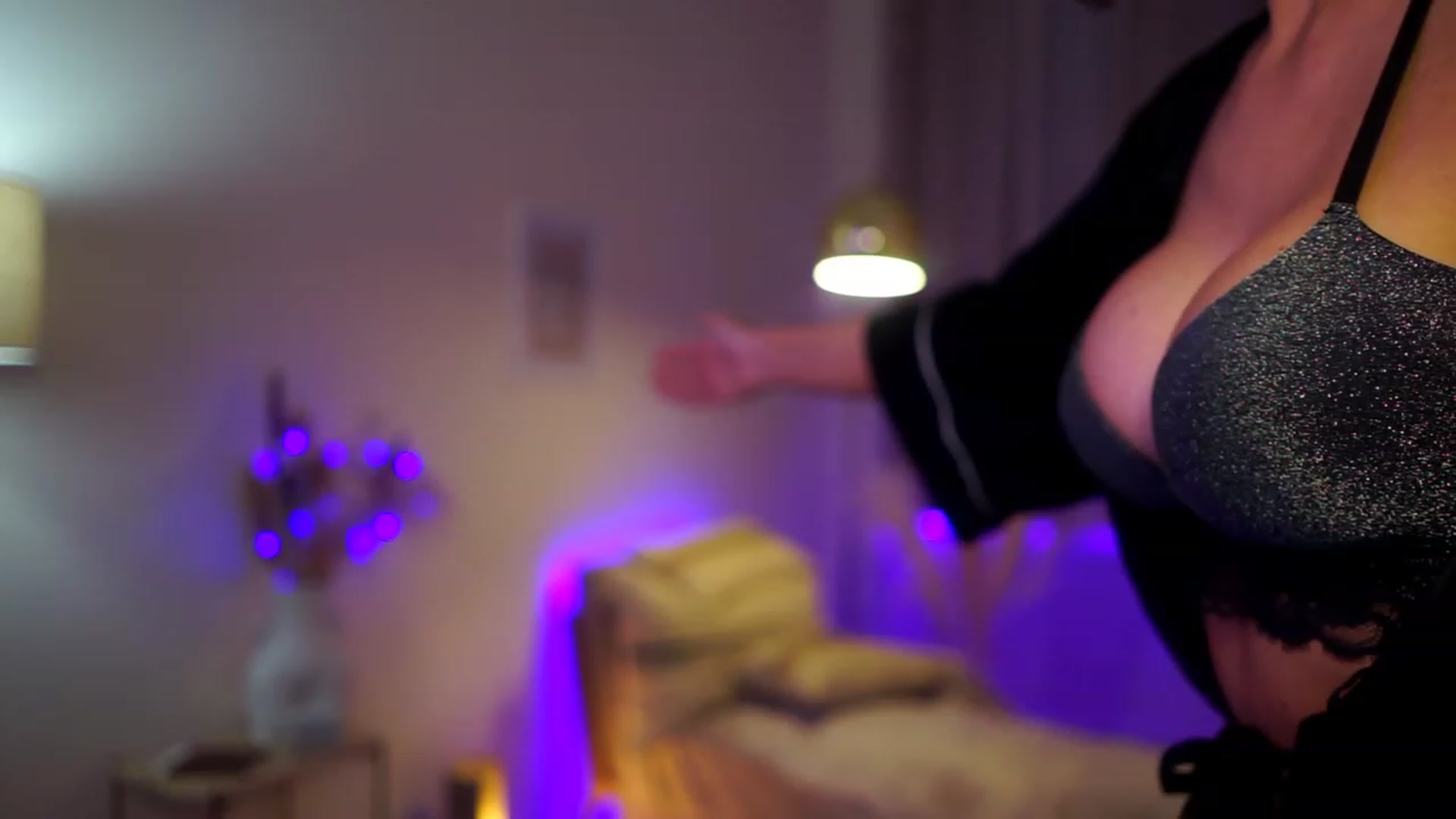 Gallery image thumbnail from Queen_Dasha's myfreecams stream on, 12/21/2022, 23:08 image 15 of 20