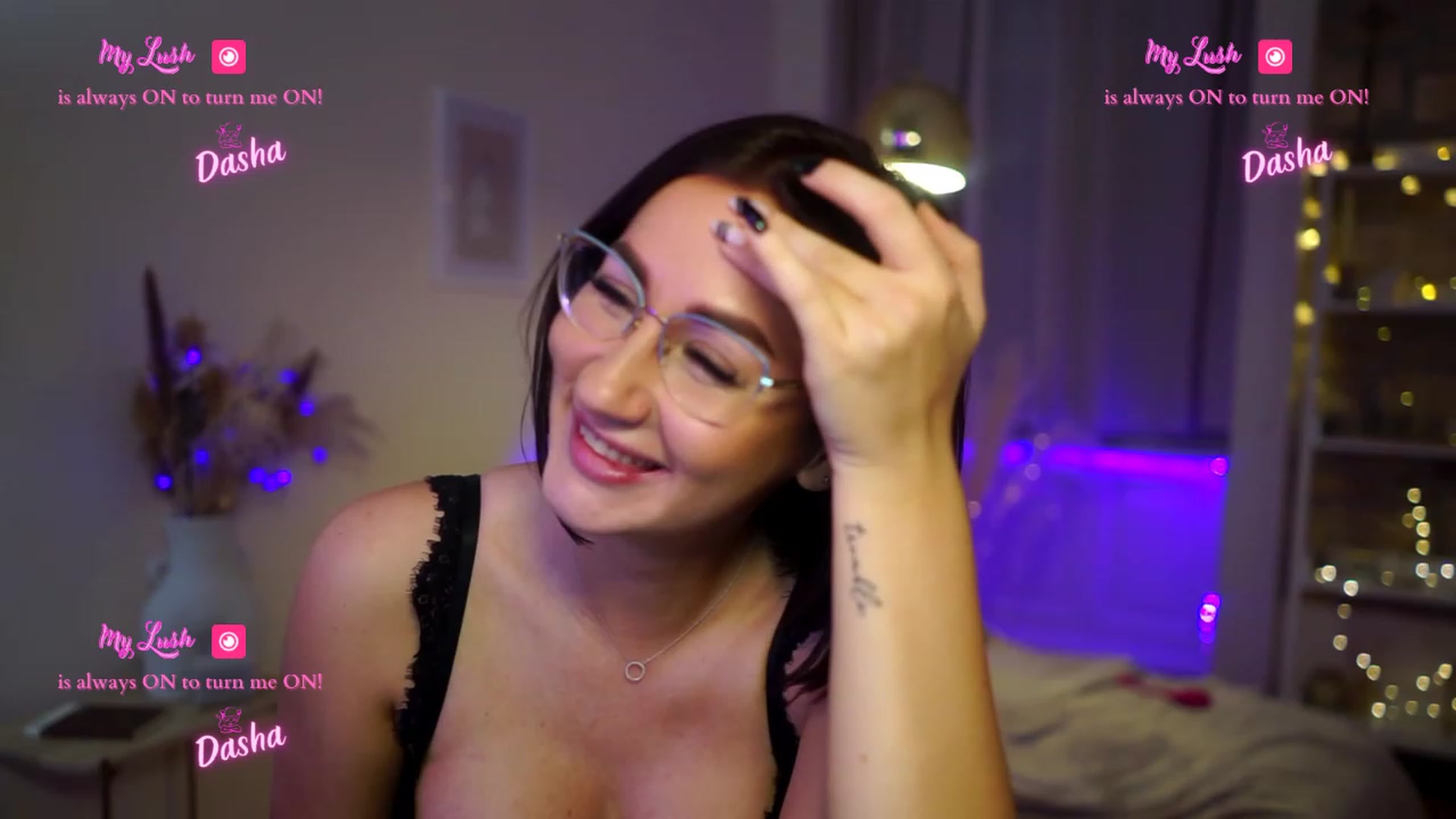 Gallery image thumbnail from Queen_Dasha's myfreecams stream on, 01/10/2023, 21:52 image 8 of 20