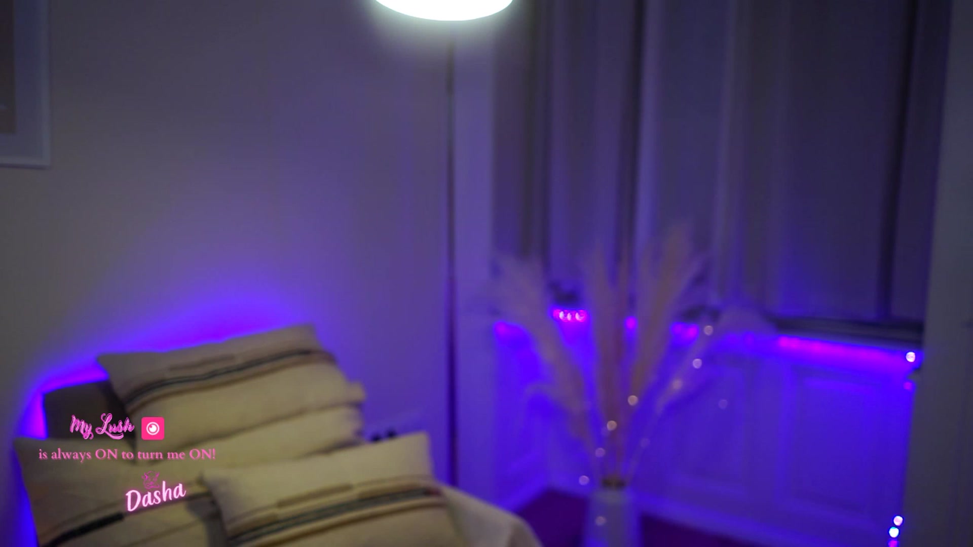 Gallery image thumbnail from Queen_Dasha's myfreecams stream on, 01/12/2023, 20:22 image 18 of 20
