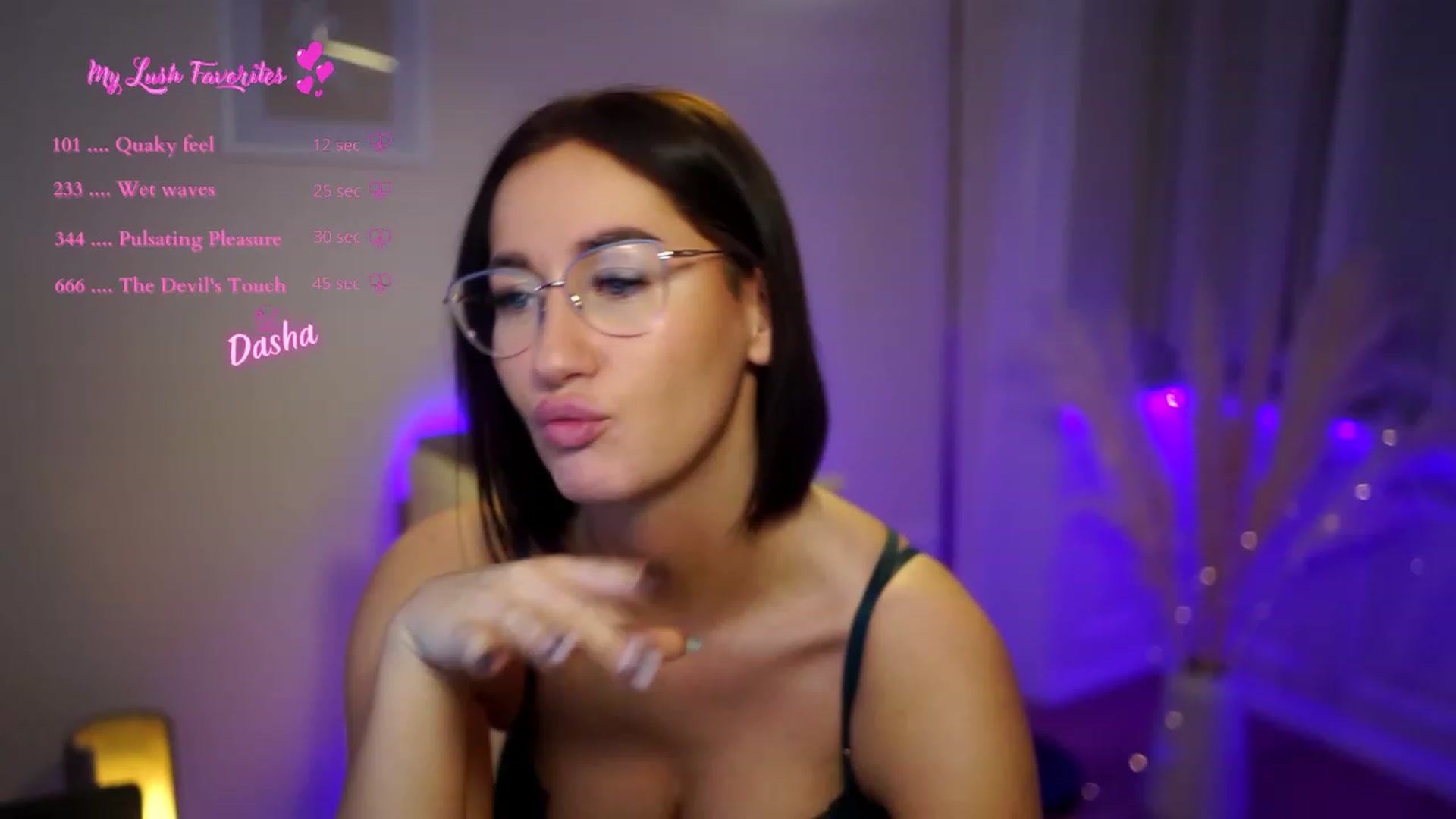 Gallery image thumbnail from Queen_Dasha's myfreecams stream on, 01/13/2023, 21:49 image 8 of 20