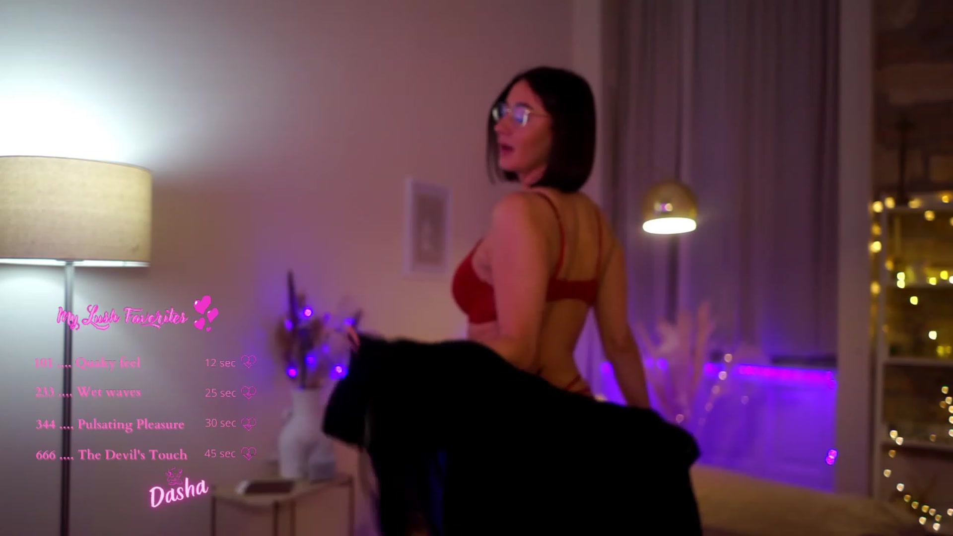 Gallery image thumbnail from Queen_Dasha's myfreecams stream on, 01/16/2023, 19:16 image 2 of 20