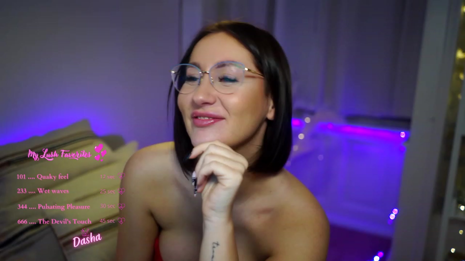 Gallery image thumbnail from Queen_Dasha's myfreecams stream on, 01/16/2023, 22:02 image 5 of 20
