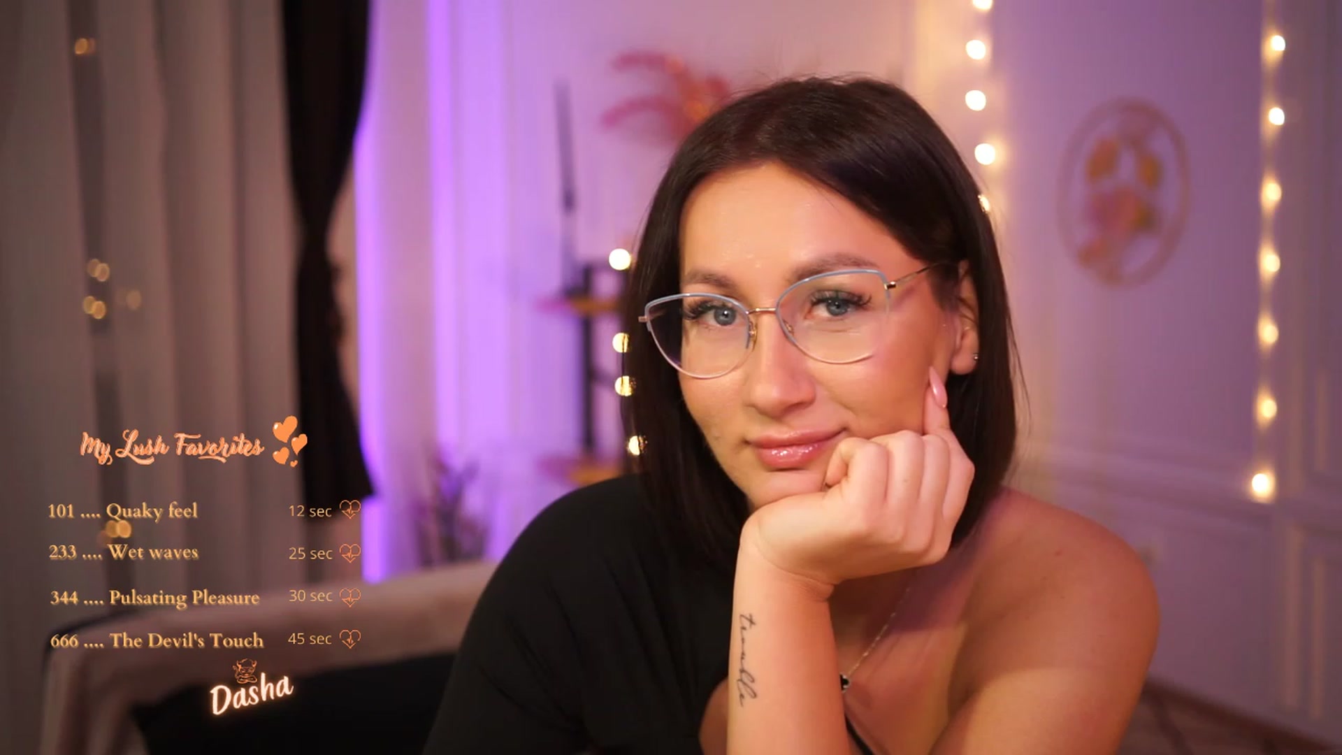 Gallery image thumbnail from Queen_Dasha's myfreecams stream on, 01/30/2023, 21:15 image 13 of 20