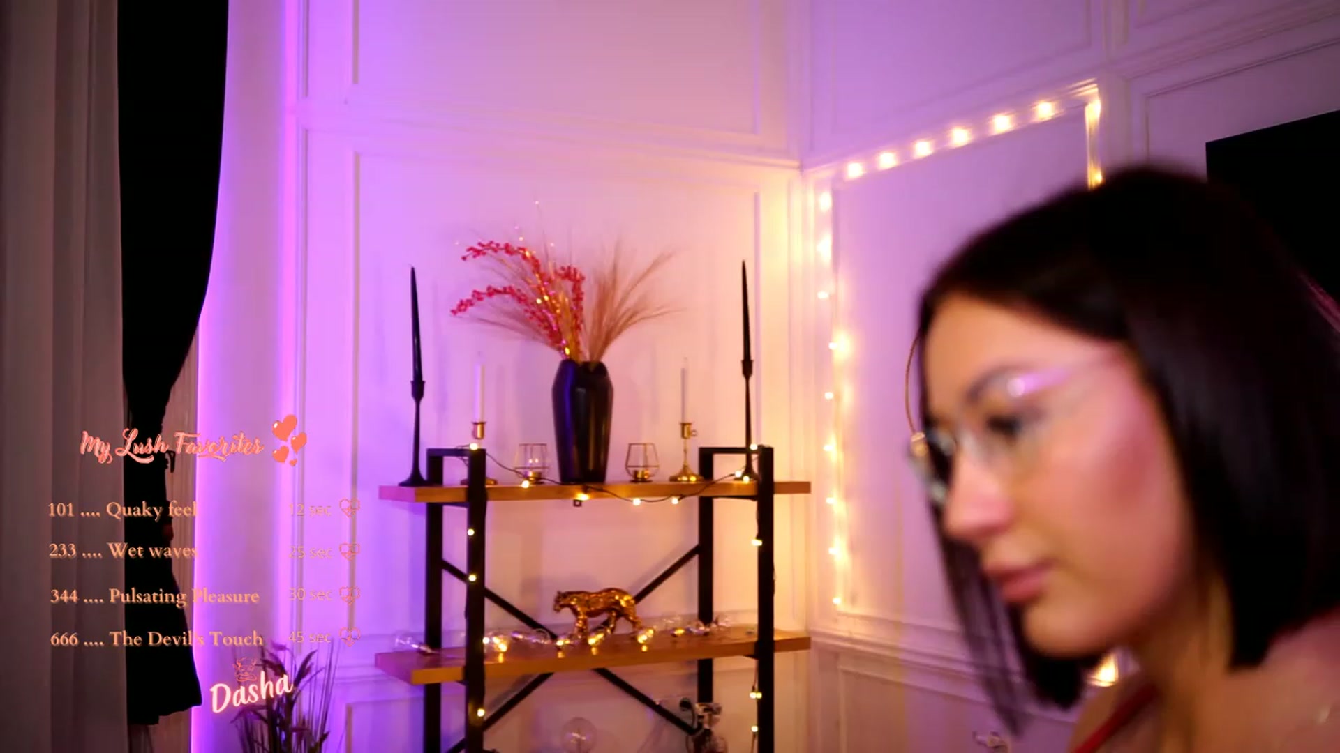 Gallery image thumbnail from Queen_Dasha's myfreecams stream on, 02/01/2023, 17:44 image 17 of 20