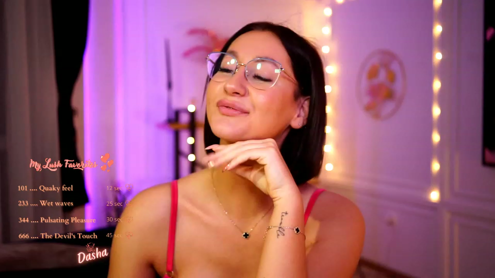 Gallery image thumbnail from Queen_Dasha's myfreecams stream on, 02/01/2023, 21:43 image 3 of 20