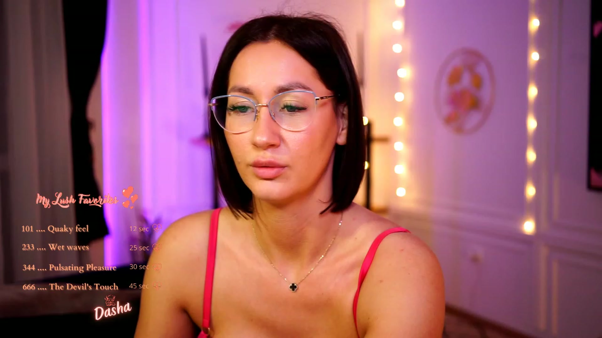 Gallery image thumbnail from Queen_Dasha's myfreecams stream on, 02/01/2023, 21:43 image 10 of 20