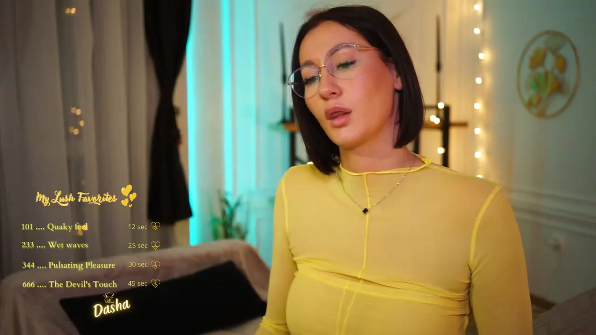 Gallery image thumbnail from Queen_Dasha's myfreecams stream on, 02/02/2023, 20:33 image 10 of 20