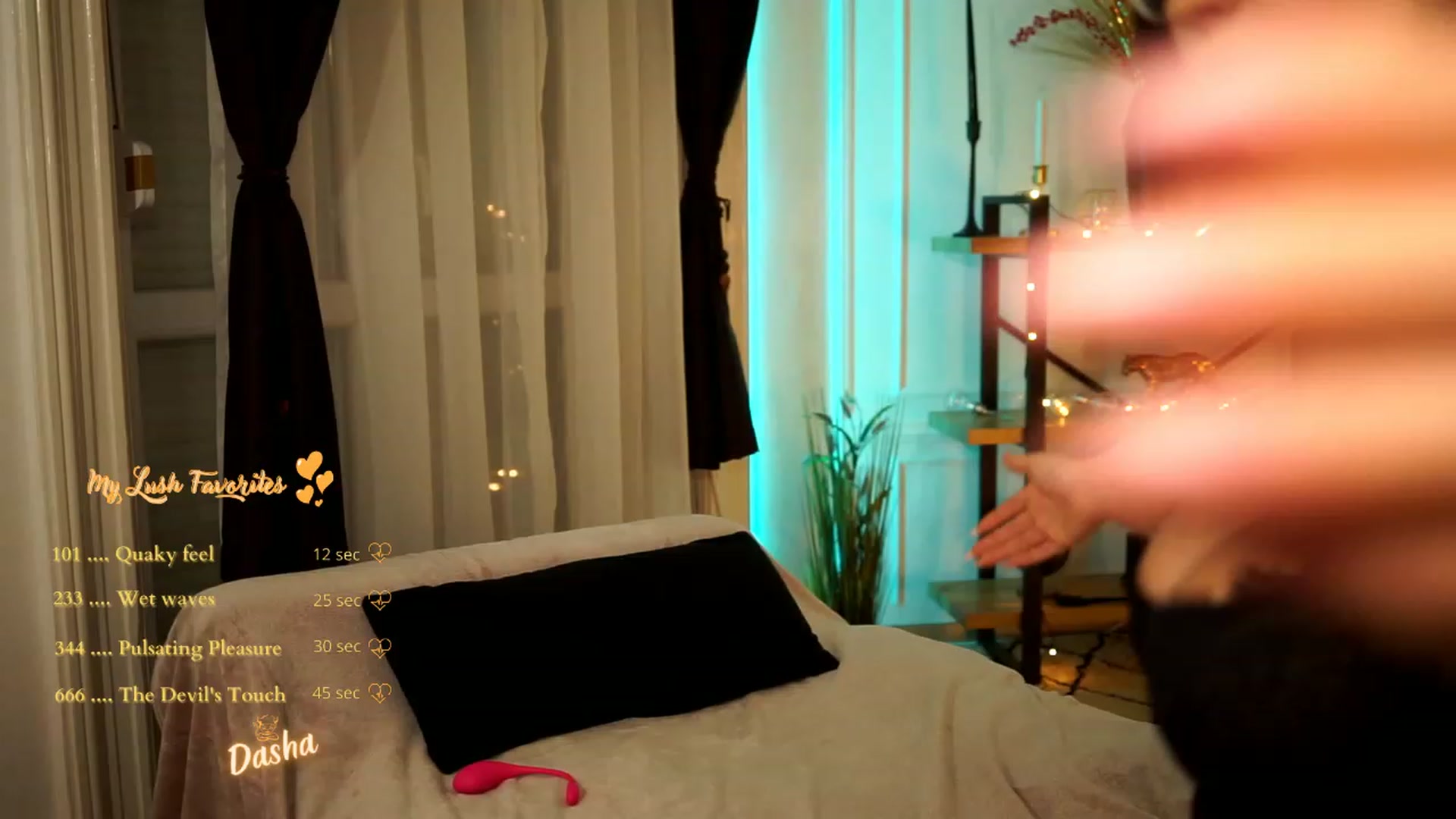 Gallery image thumbnail from Queen_Dasha's myfreecams stream on, 02/06/2023, 19:27 image 7 of 20