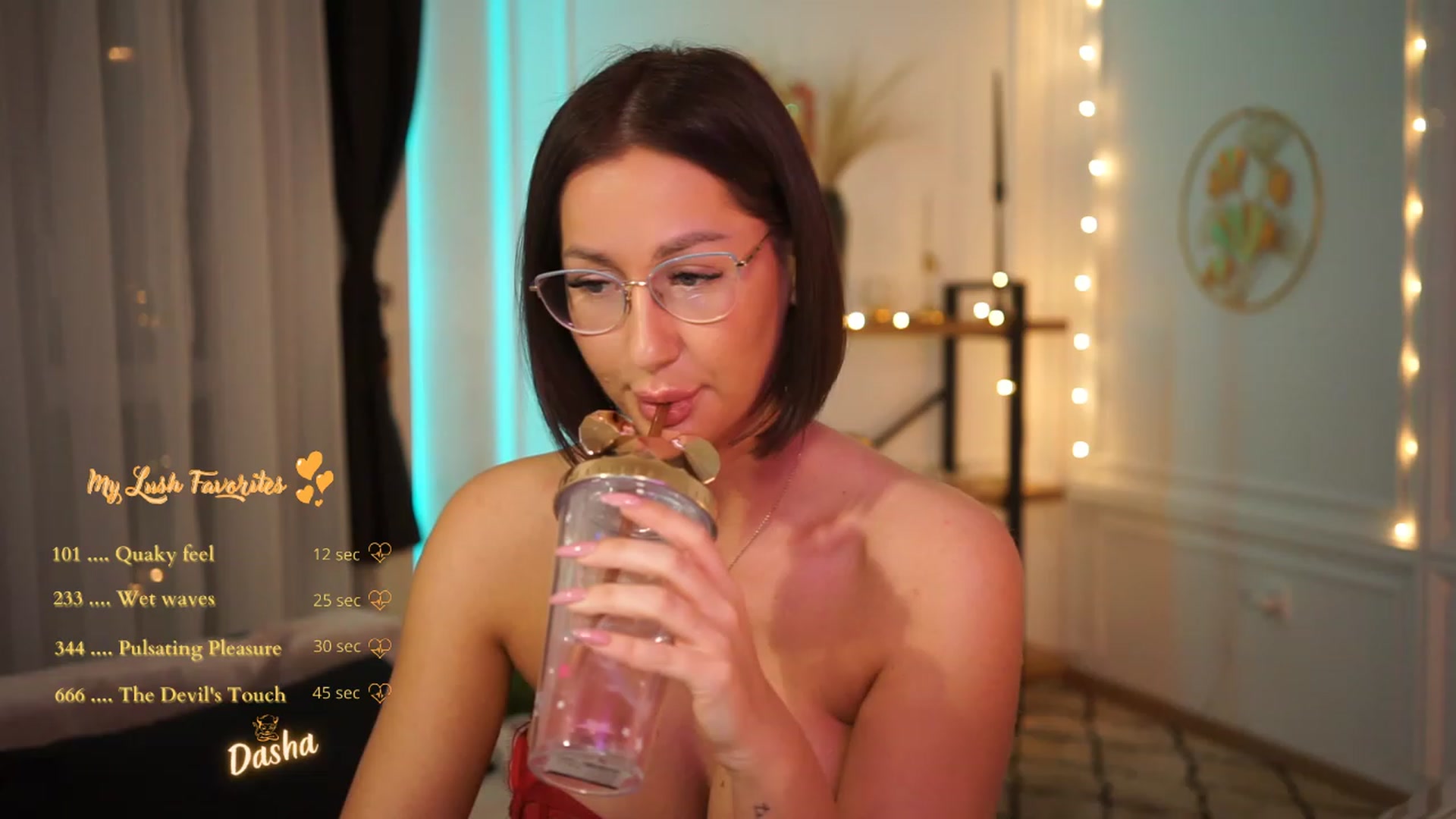 Gallery image thumbnail from Queen_Dasha's myfreecams stream on, 02/07/2023, 18:04 image 11 of 20