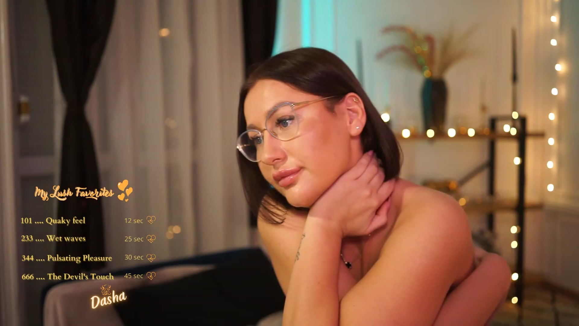 Gallery image thumbnail from Queen_Dasha's myfreecams stream on, 02/07/2023, 21:09 image 15 of 20