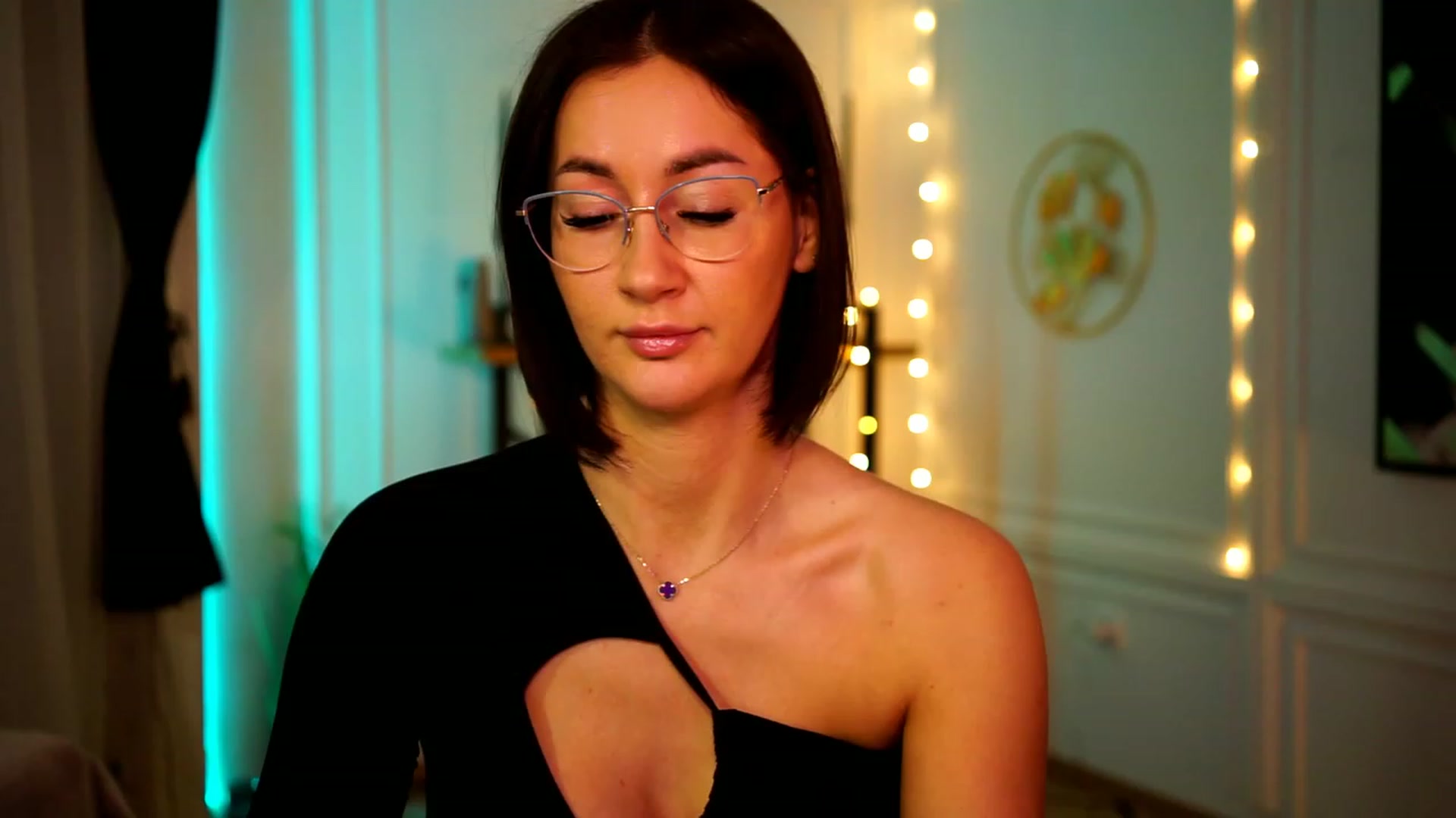 Gallery image thumbnail from Queen_Dasha's myfreecams stream on, 03/08/2023, 18:49 image 10 of 20