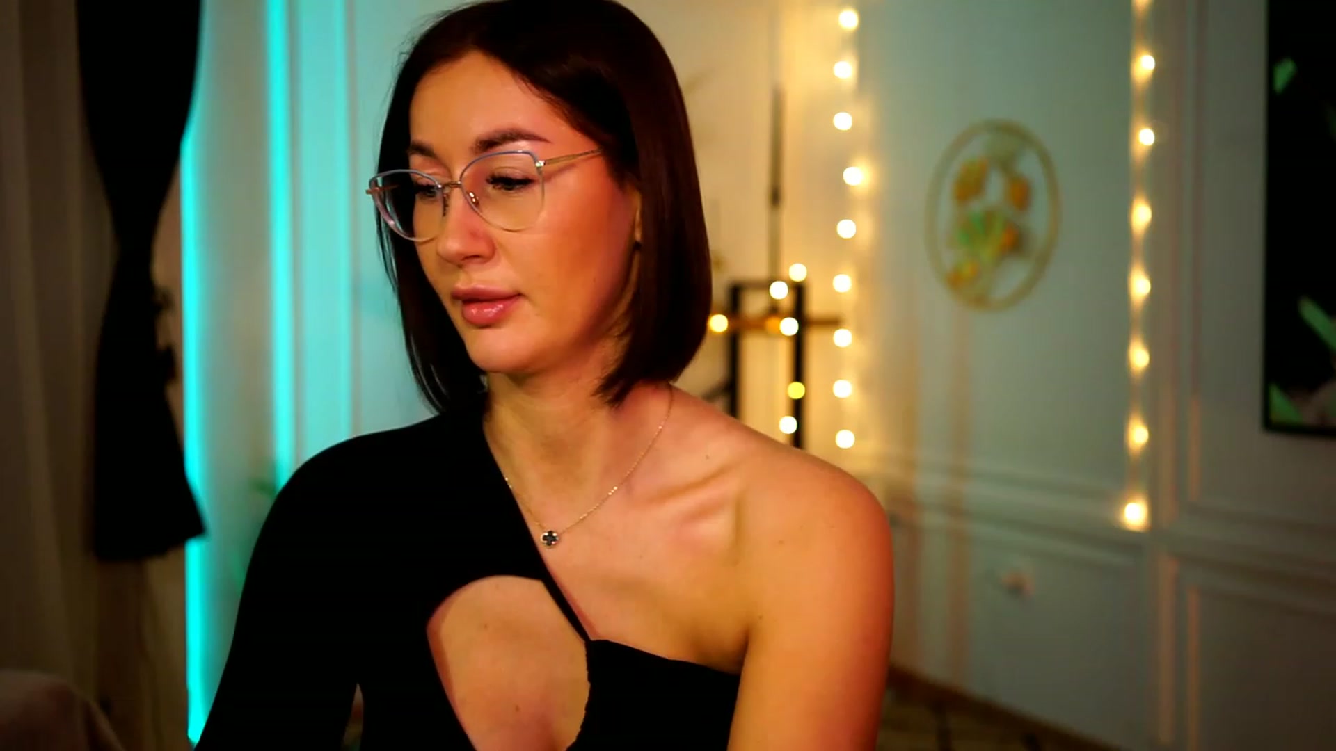 Gallery image thumbnail from Queen_Dasha's myfreecams stream on, 03/08/2023, 18:49 image 11 of 20