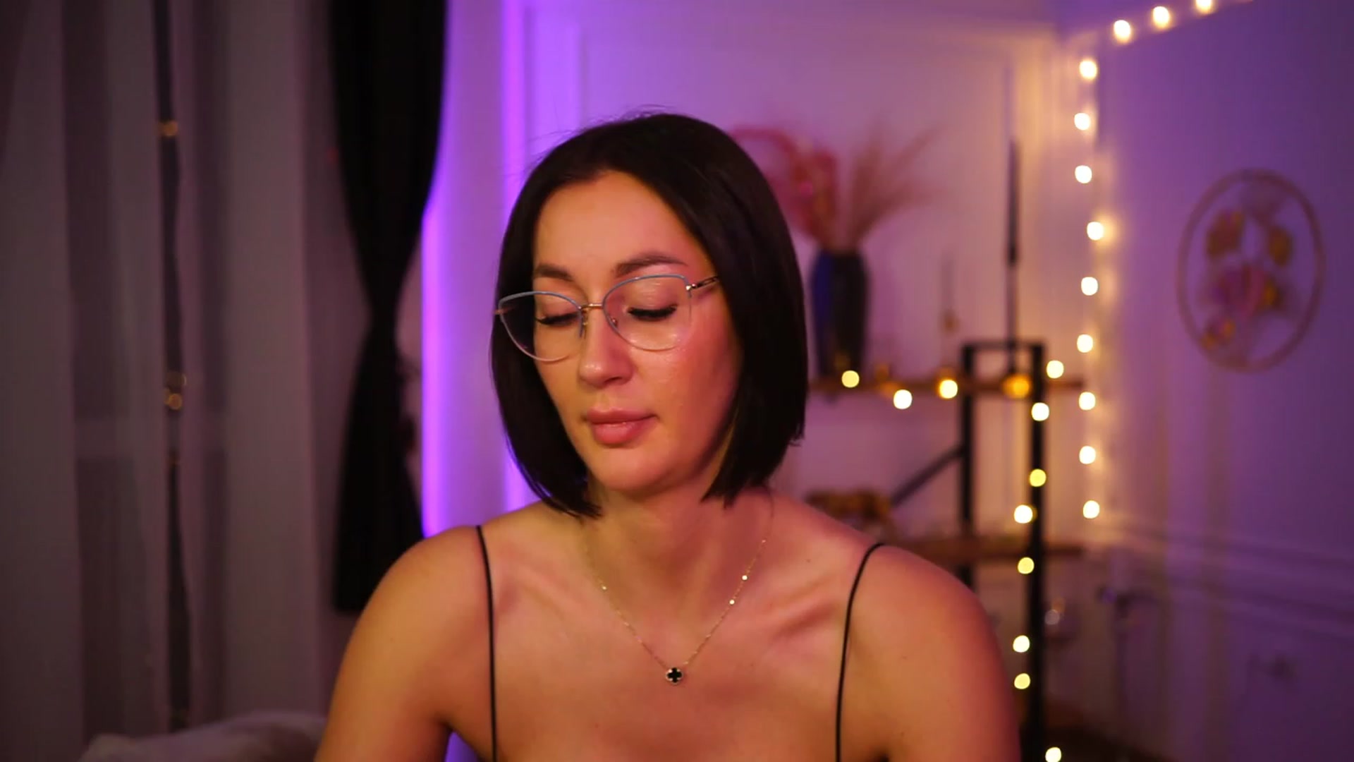 Gallery image thumbnail from Queen_Dasha's myfreecams stream on, 03/16/2023, 23:47 image 18 of 20