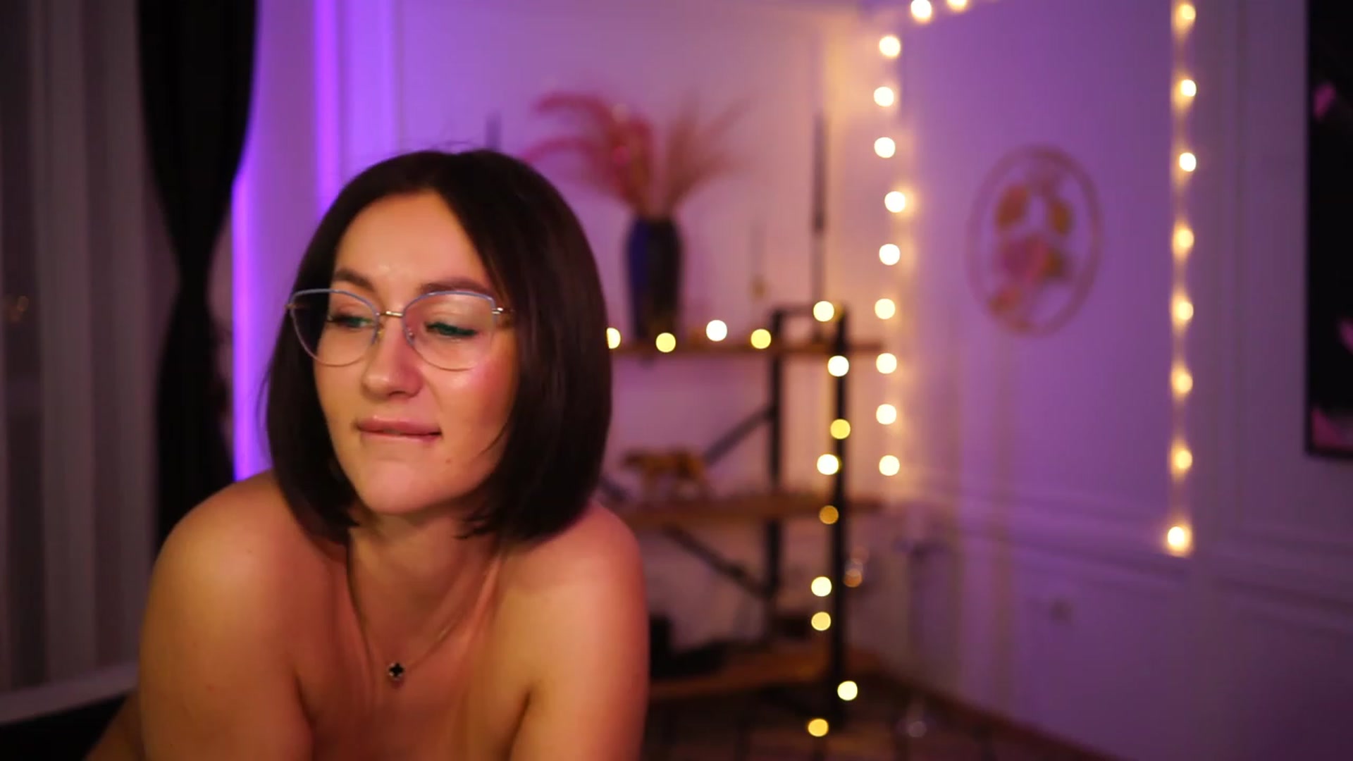 Gallery image thumbnail from Queen_Dasha's myfreecams stream on, 03/19/2023, 20:22 image 4 of 20