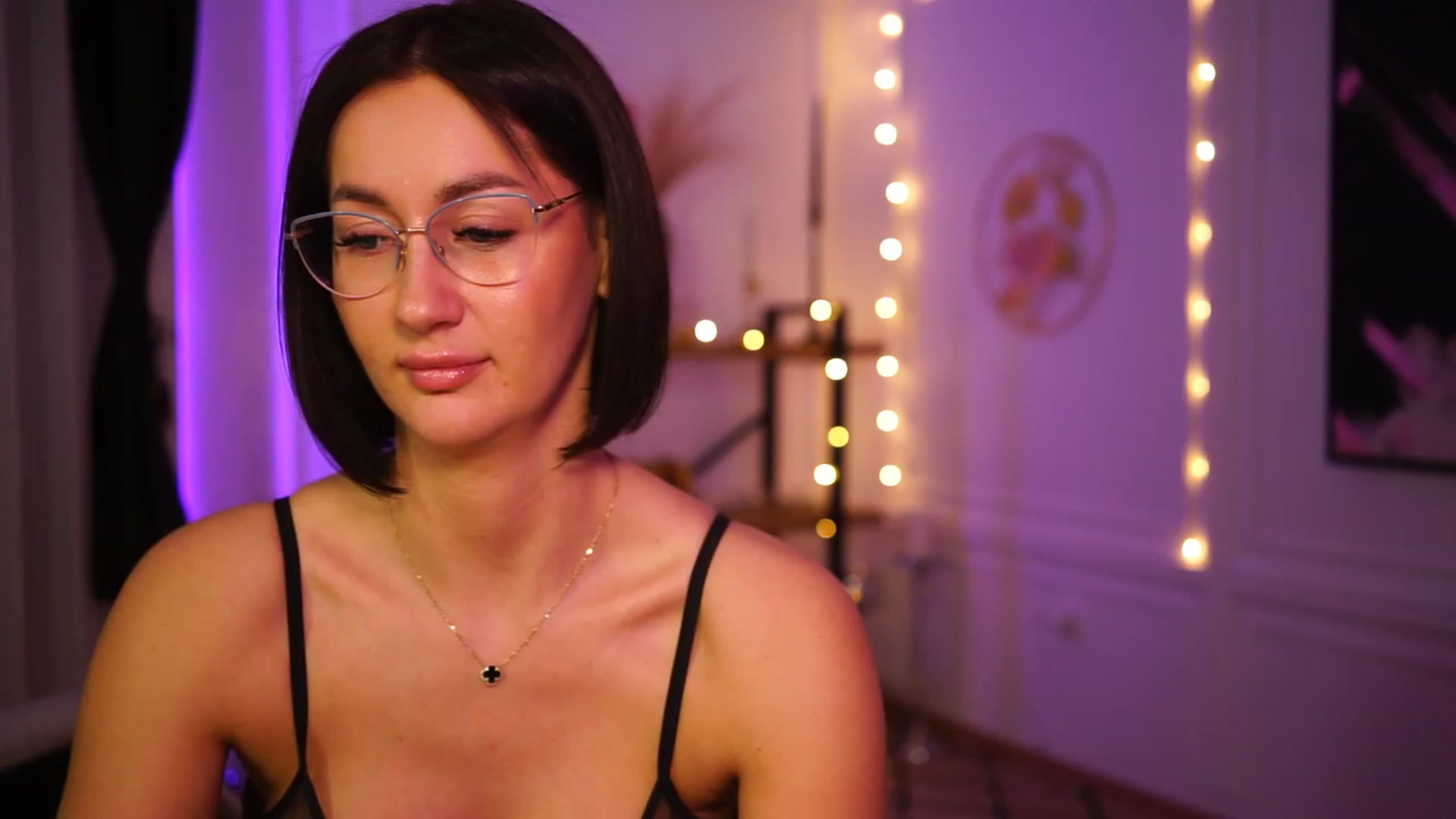 Gallery image thumbnail from Queen_Dasha's myfreecams stream on, 03/19/2023, 23:38 image 8 of 20