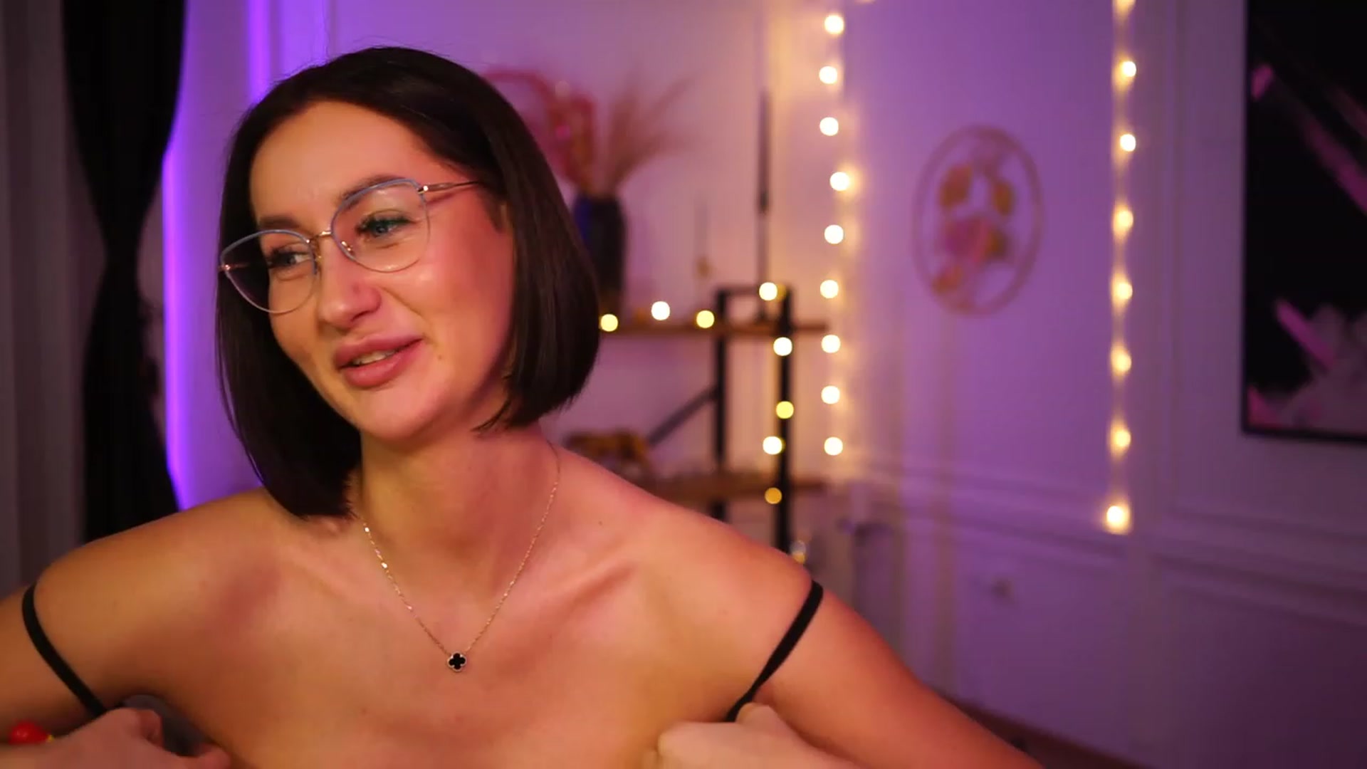 Gallery image thumbnail from Queen_Dasha's myfreecams stream on, 03/19/2023, 23:38 image 19 of 20