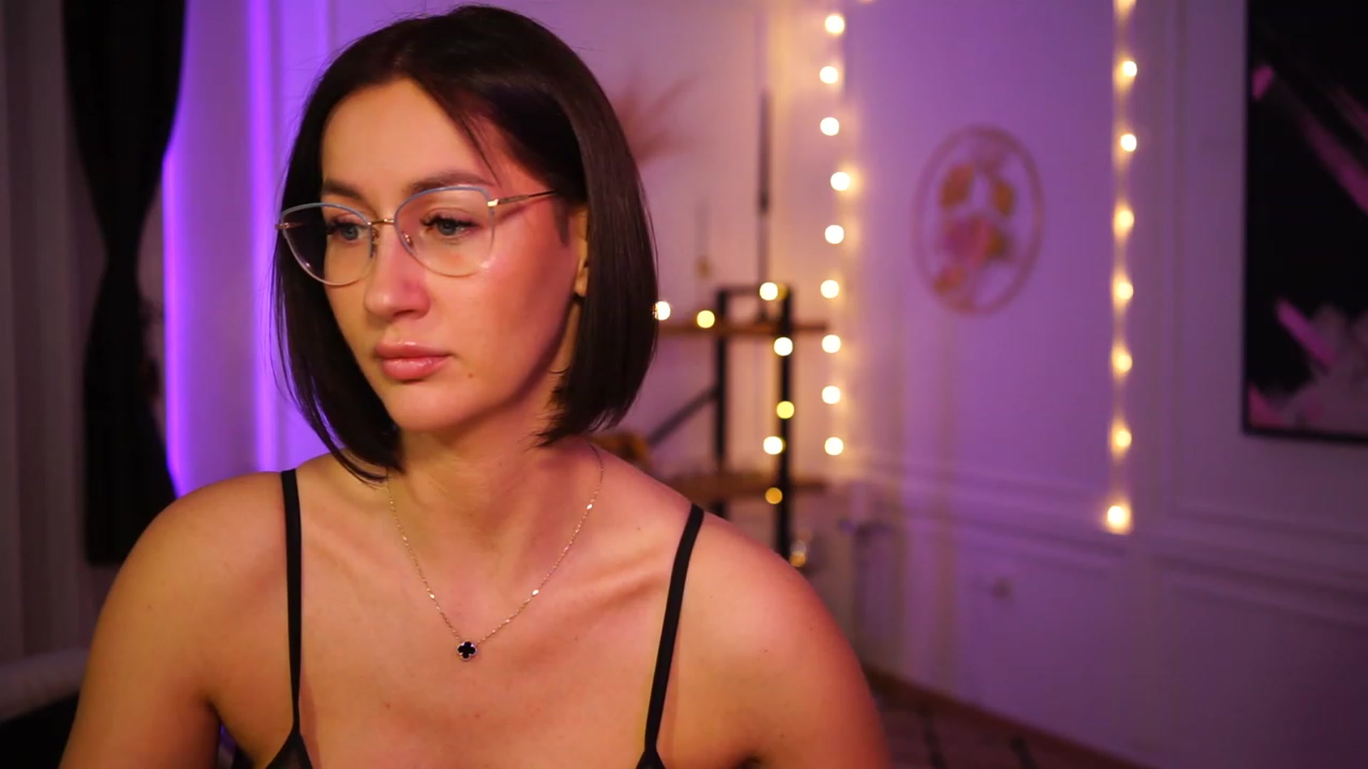 Gallery image thumbnail from Queen_Dasha's myfreecams stream on, 03/19/2023, 23:38 image 11 of 20