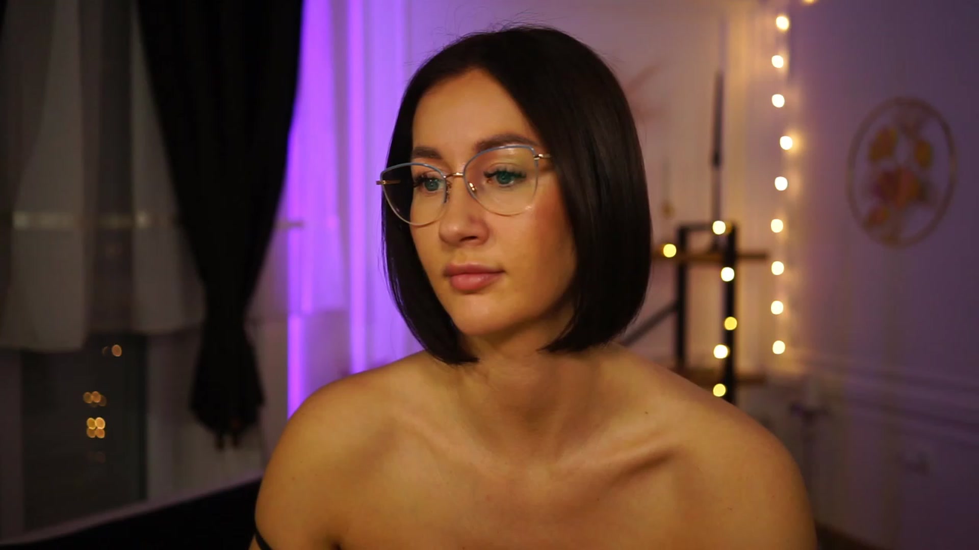 Gallery image thumbnail from Queen_Dasha's myfreecams stream on, 03/21/2023, 22:33 image 17 of 20