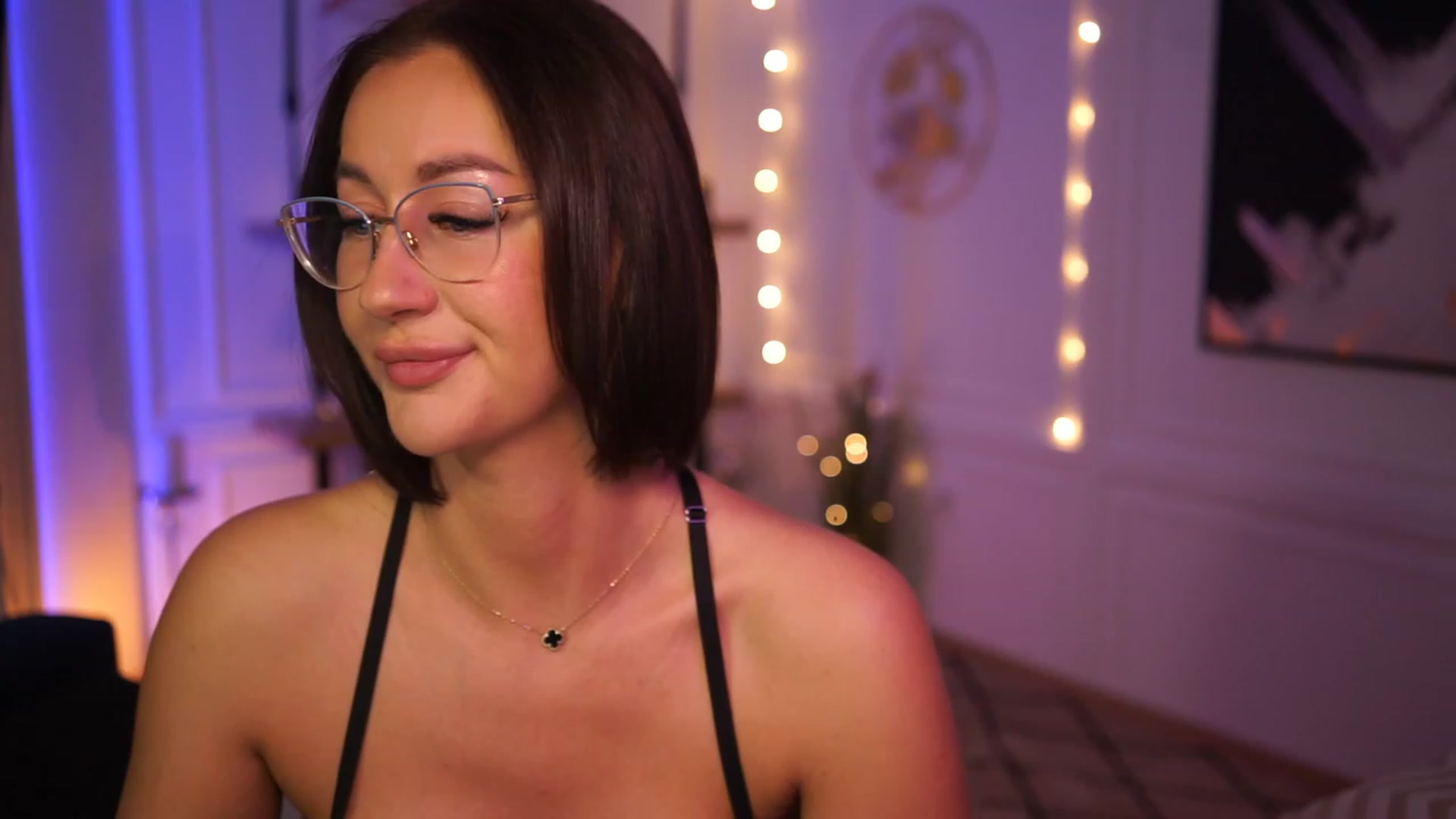 Gallery image thumbnail from Queen_Dasha's myfreecams stream on, 03/31/2023, 13:10 image 9 of 20