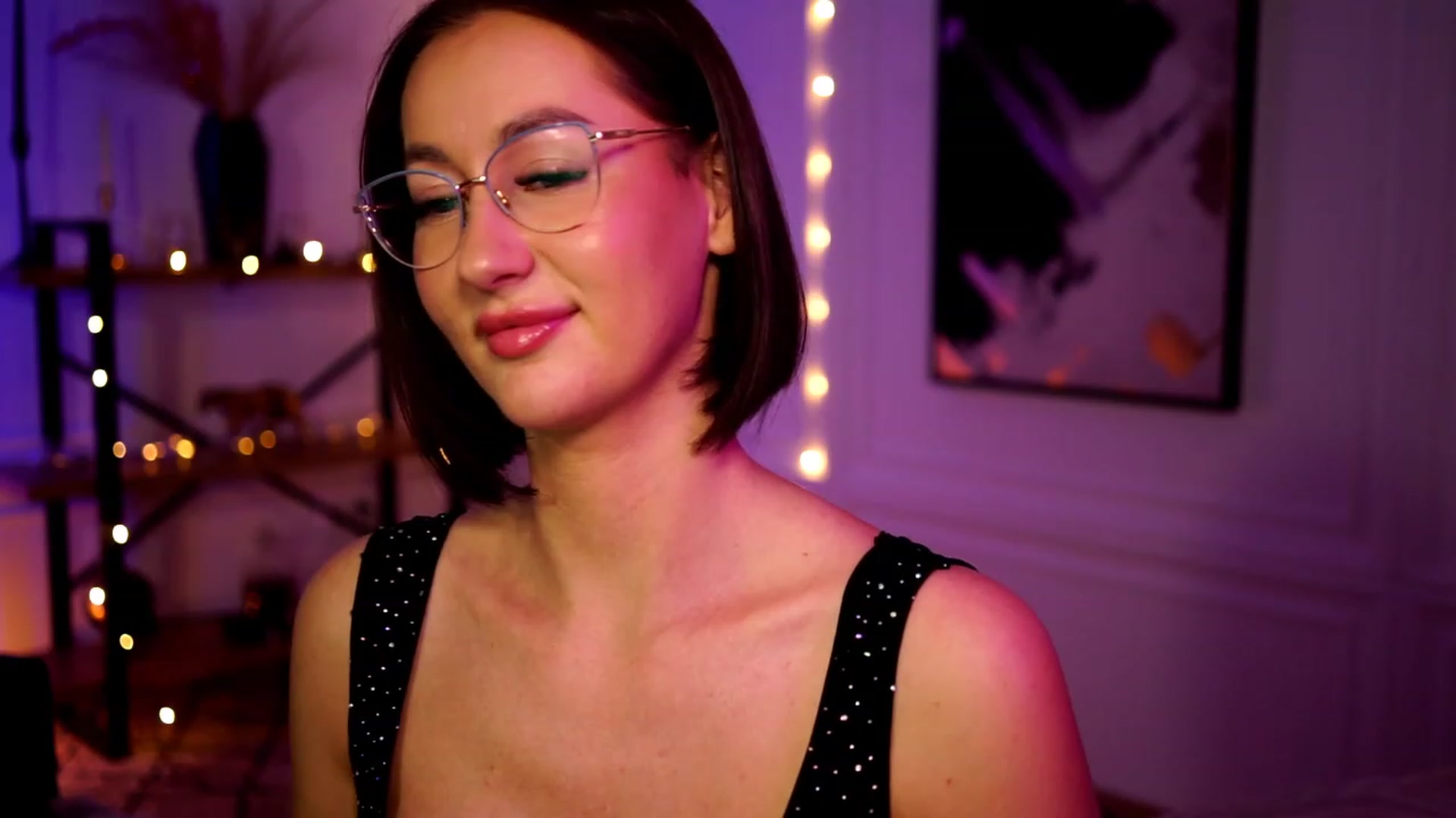 Gallery image thumbnail from Queen_Dasha's myfreecams stream on, 04/06/2023, 17:29 image 11 of 20