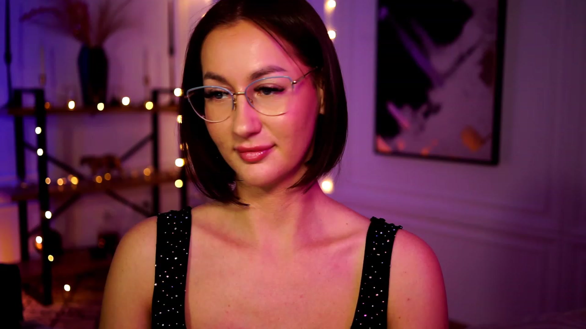 Gallery image thumbnail from Queen_Dasha's myfreecams stream on, 04/06/2023, 17:29 image 9 of 20