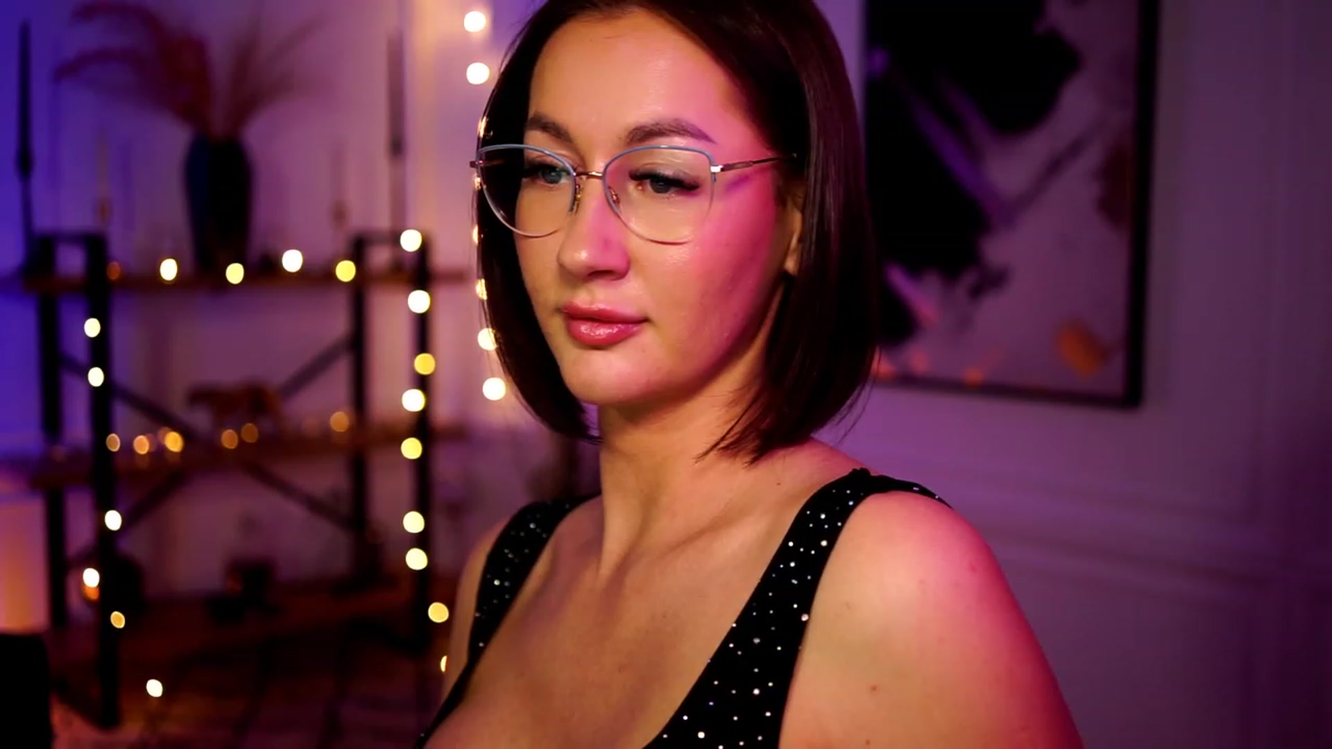 Gallery image thumbnail from Queen_Dasha's myfreecams stream on, 04/06/2023, 17:29 image 16 of 20