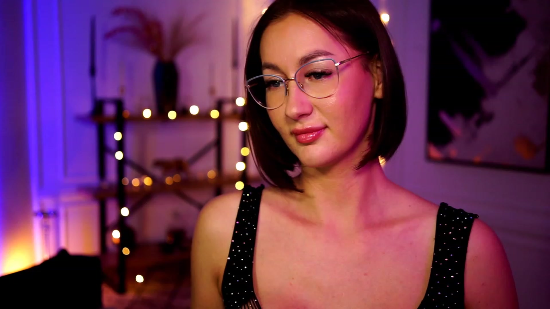Gallery image thumbnail from Queen_Dasha's myfreecams stream on, 04/06/2023, 18:33 image 14 of 20