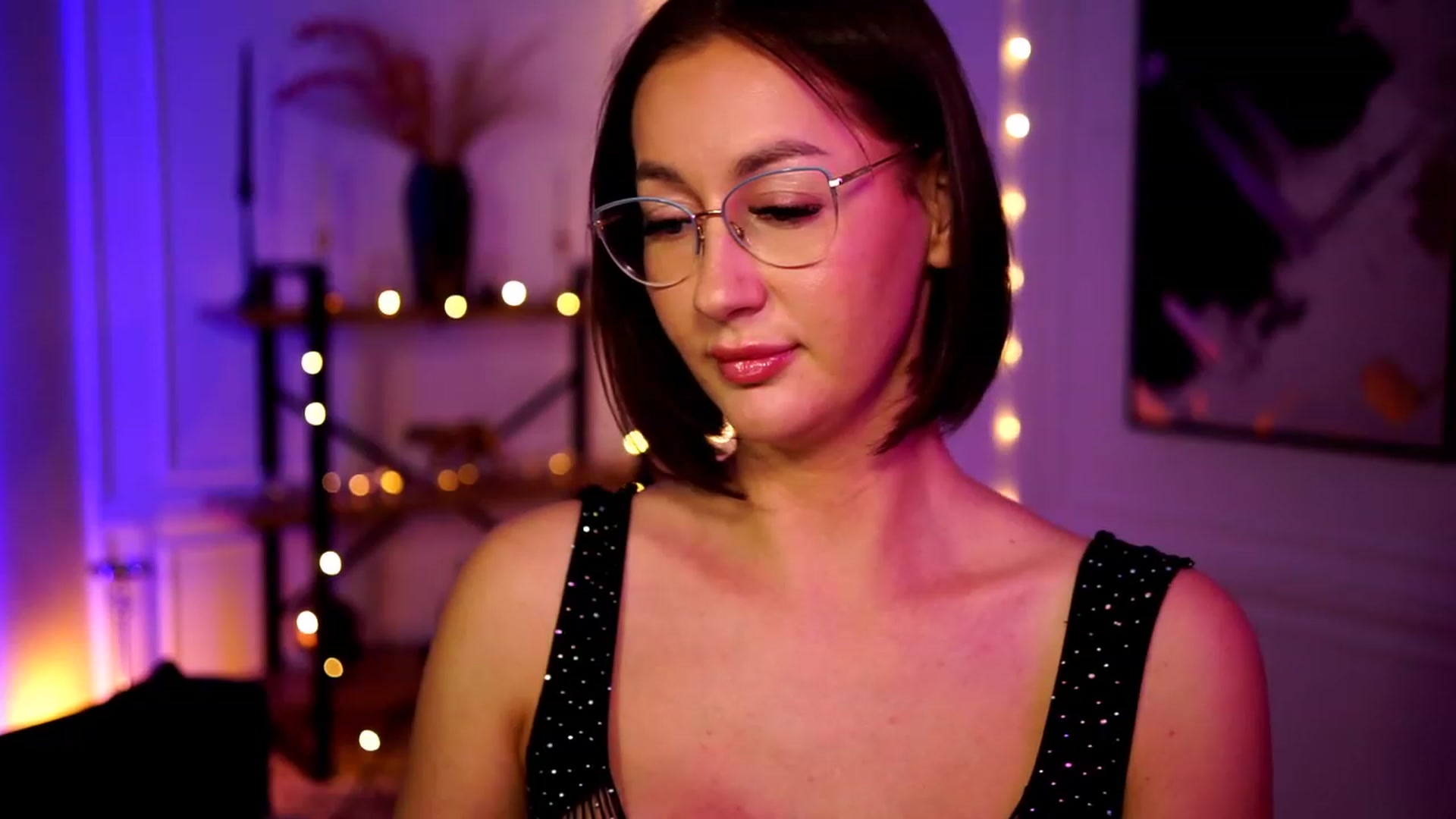 Gallery image thumbnail from Queen_Dasha's myfreecams stream on, 04/06/2023, 18:33 image 17 of 20