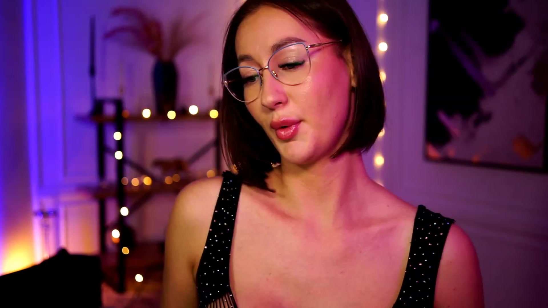 Gallery image thumbnail from Queen_Dasha's myfreecams stream on, 04/06/2023, 18:33 image 16 of 20