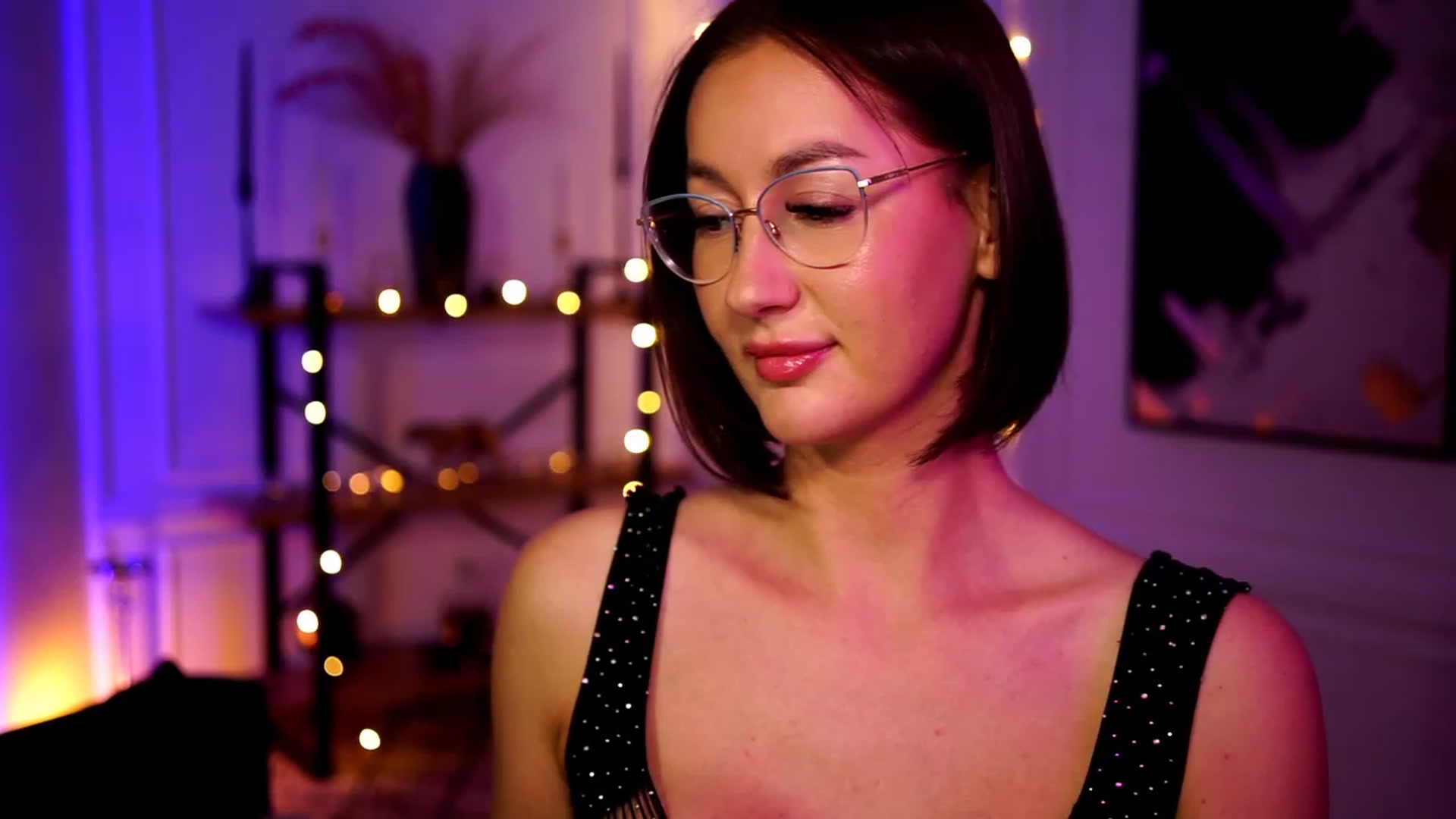 Gallery image thumbnail from Queen_Dasha's myfreecams stream on, 04/06/2023, 18:33 image 18 of 20