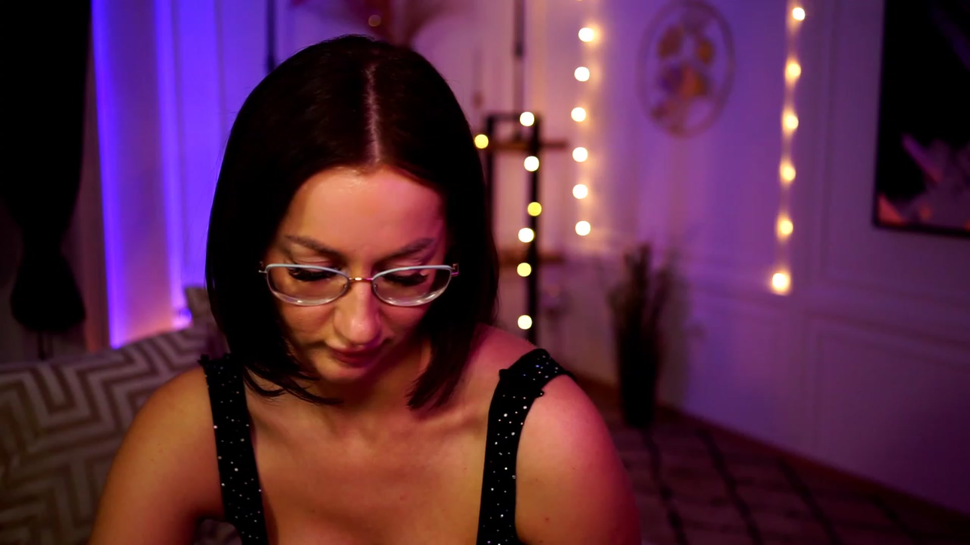 Gallery image thumbnail from Queen_Dasha's myfreecams stream on, 04/06/2023, 22:27 image 7 of 20