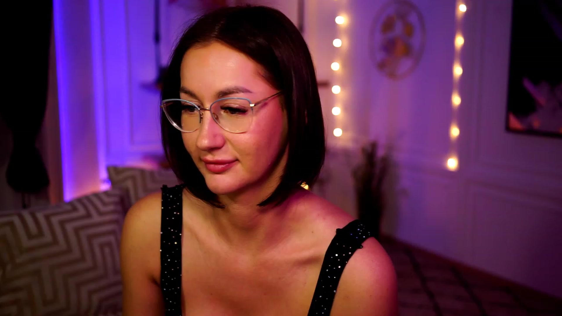 Gallery image thumbnail from Queen_Dasha's myfreecams stream on, 04/06/2023, 22:27 image 11 of 20